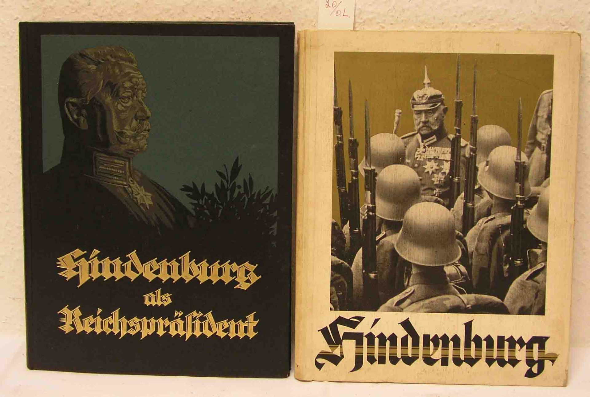Zwei Bücher "Hindenburg". Dabei: "Hindenburg als Reichspräsident" von Walter Bloem und