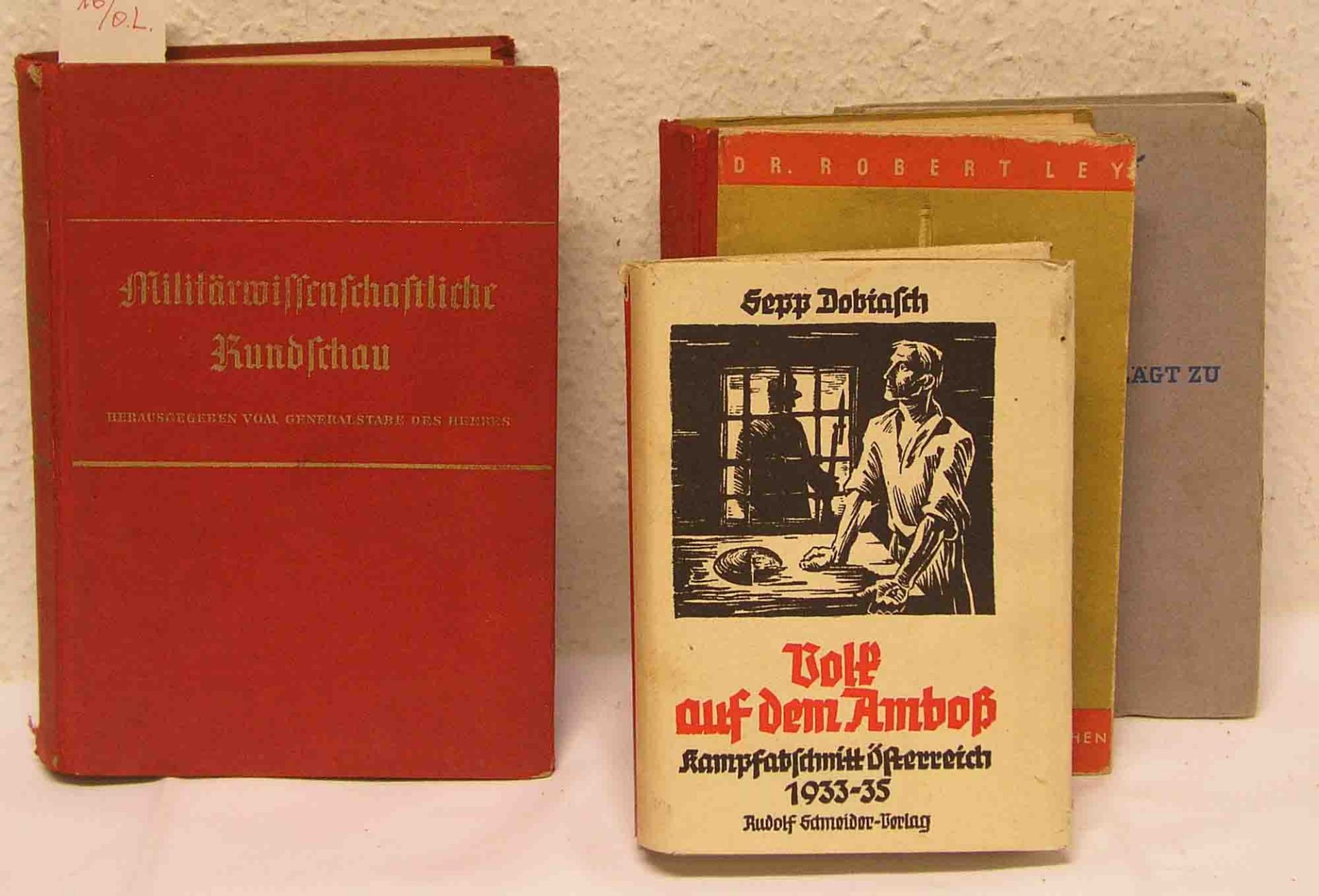 Drittes Reich: Vier Bücher. Dabei: "Militärwissenschaftliche Rundschau, 1940".