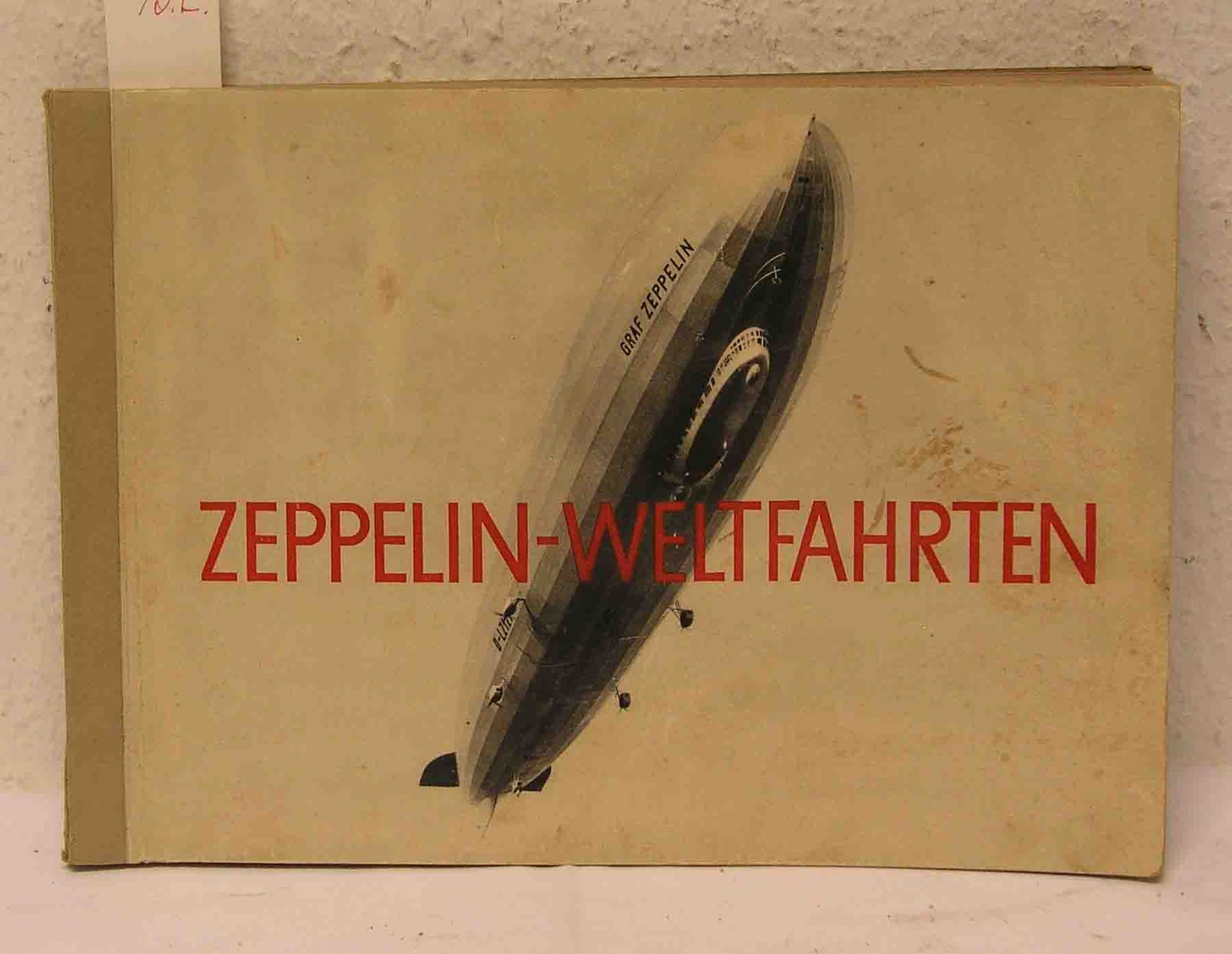 Zeppelin - Weltfahrten. Sammlung von 264 echten Bromsilber- Bildern. Vollständig.