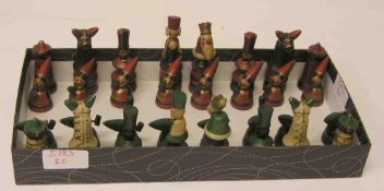 Schachfiguren, Ungarn. Holz bemalt, Höhen 4 bis 8,5cm, komplett.