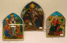 Drei Fensterbilder "Christliche Szenen". 23 x 18 und 29 x 22cm.