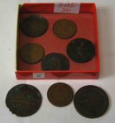 Posten von acht Kupfermünzen. Dabei: 5 Kopeiken, Russland 1858 usw. Zum Teil starkeGebrauchsspuren.