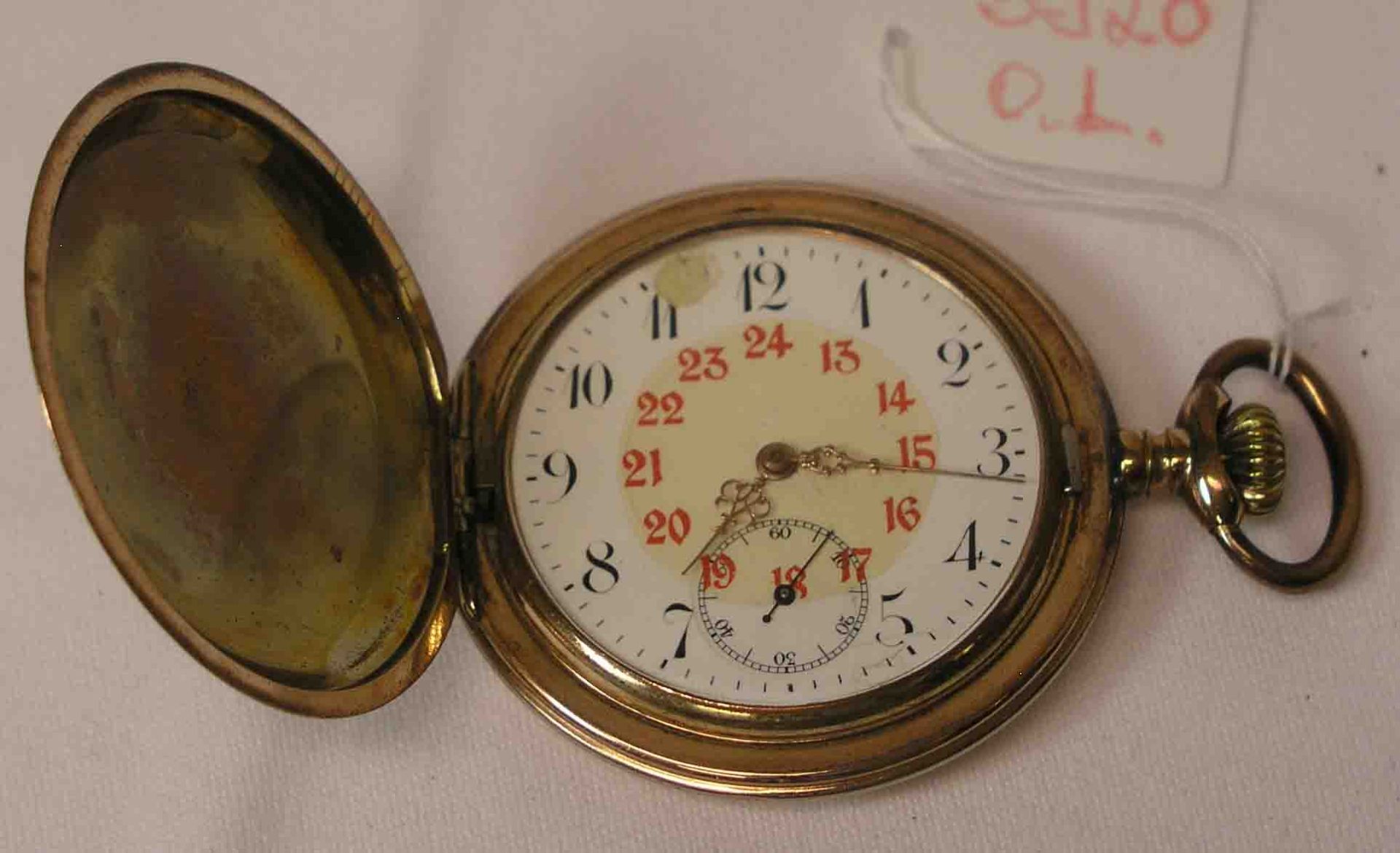 Herrentaschenuhr um 1920. Doublé. Emailzifferblatt mit arabischen Zahlen. Beschädigt.Kleine Sekunde,