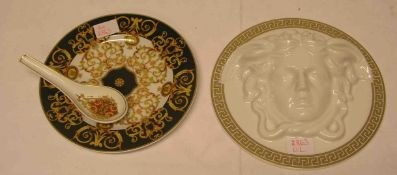 Wandschmuck. Porzellan, Rosenthal, Versace. Kopf der Medusa, Durchmesser: 19,5cm. Dazu:
