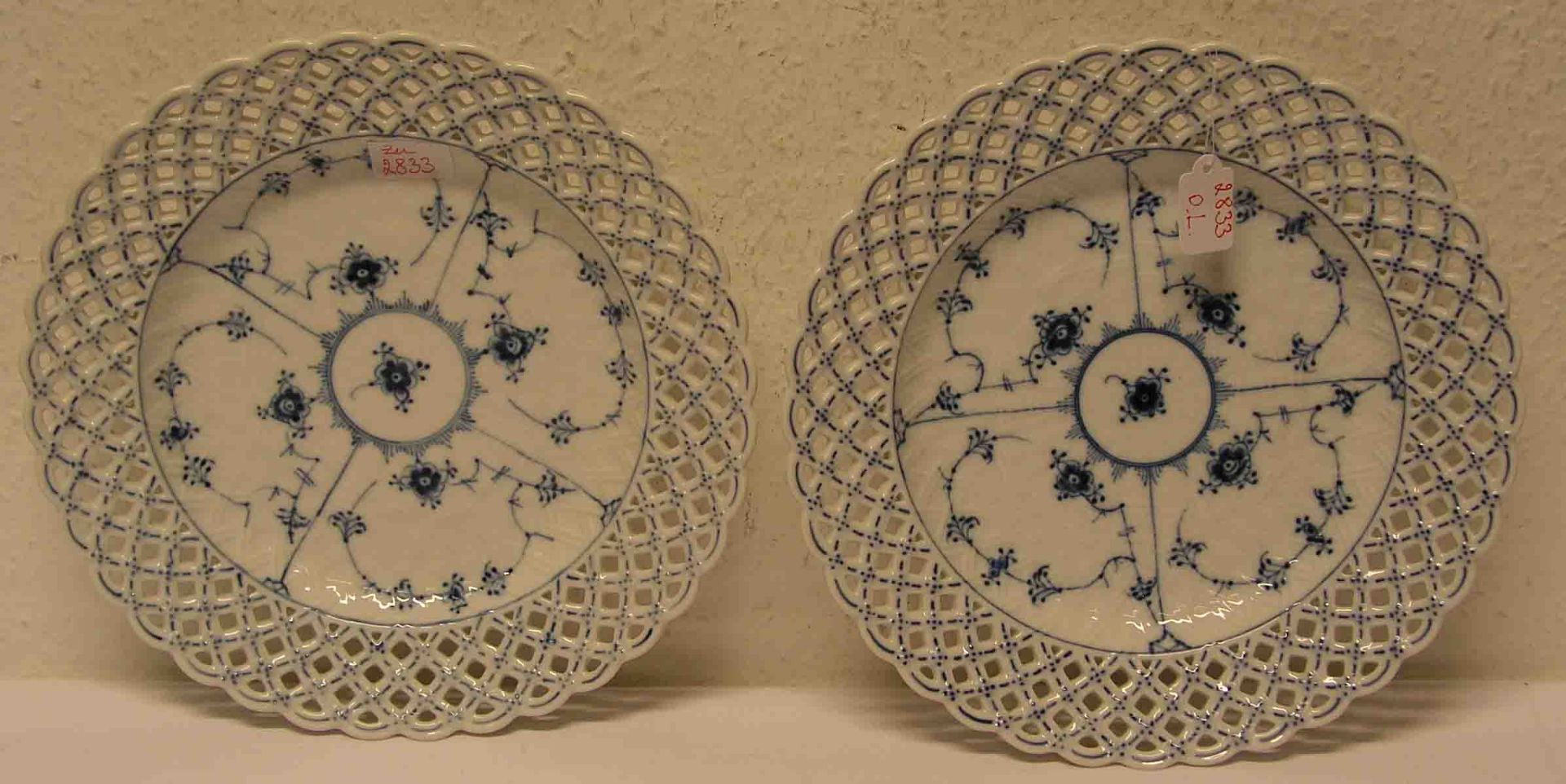 Zwei Prunkteller. Porzellan, Royal Copenhagen, blau, weiß, durchbrochener Rand,