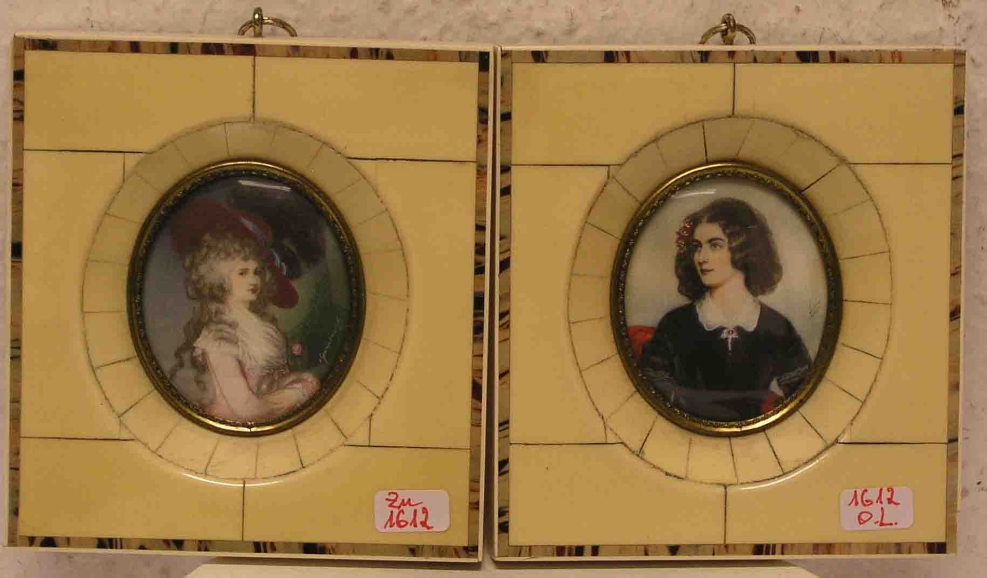 Duchess of Devonshire und Lola Montez. Zwei Miniaturen. Öl/Elfenbein. Durchmesser: 6cm.