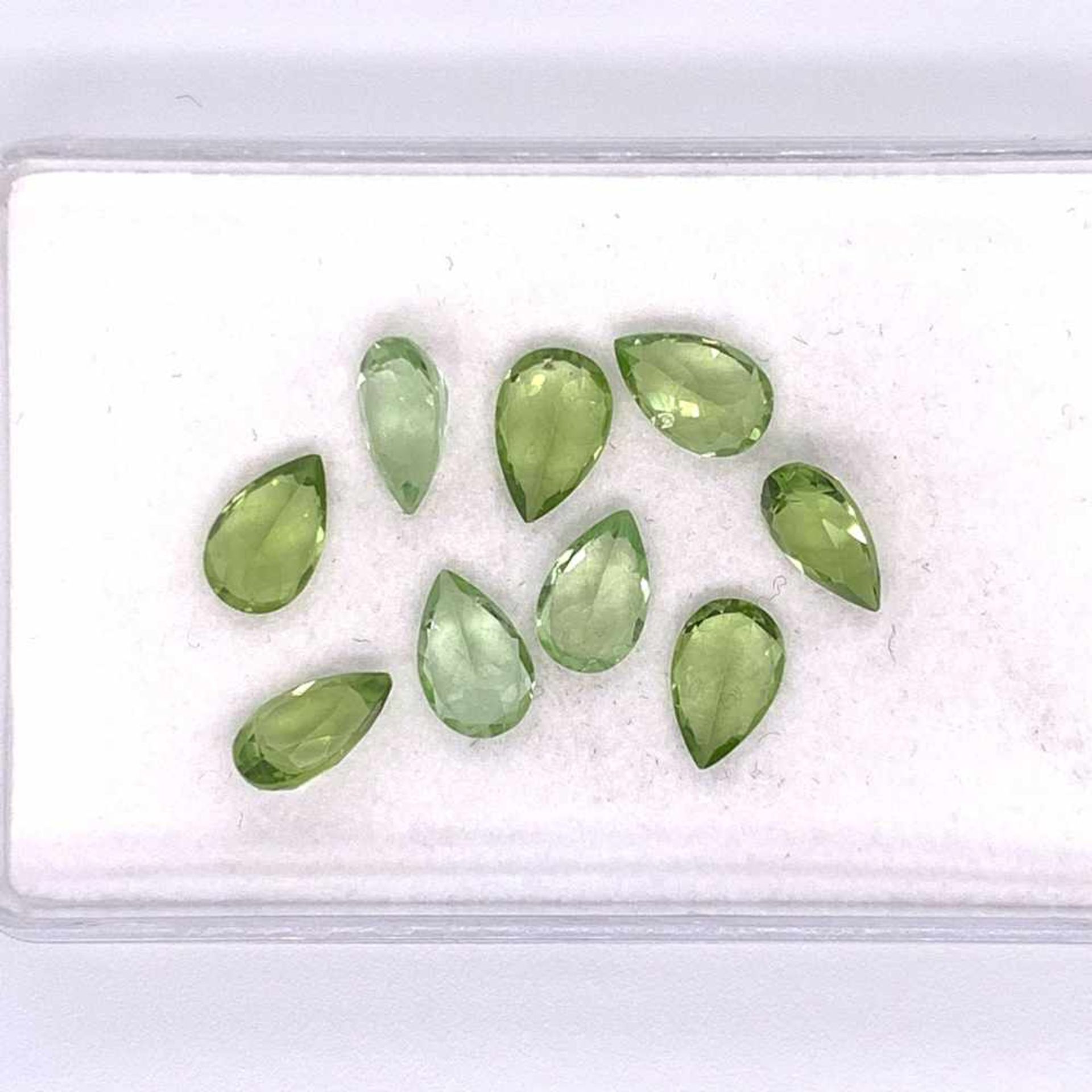 Peridot Lot. Peridot facettiert Tropfen 8,82 ct 9 Stück