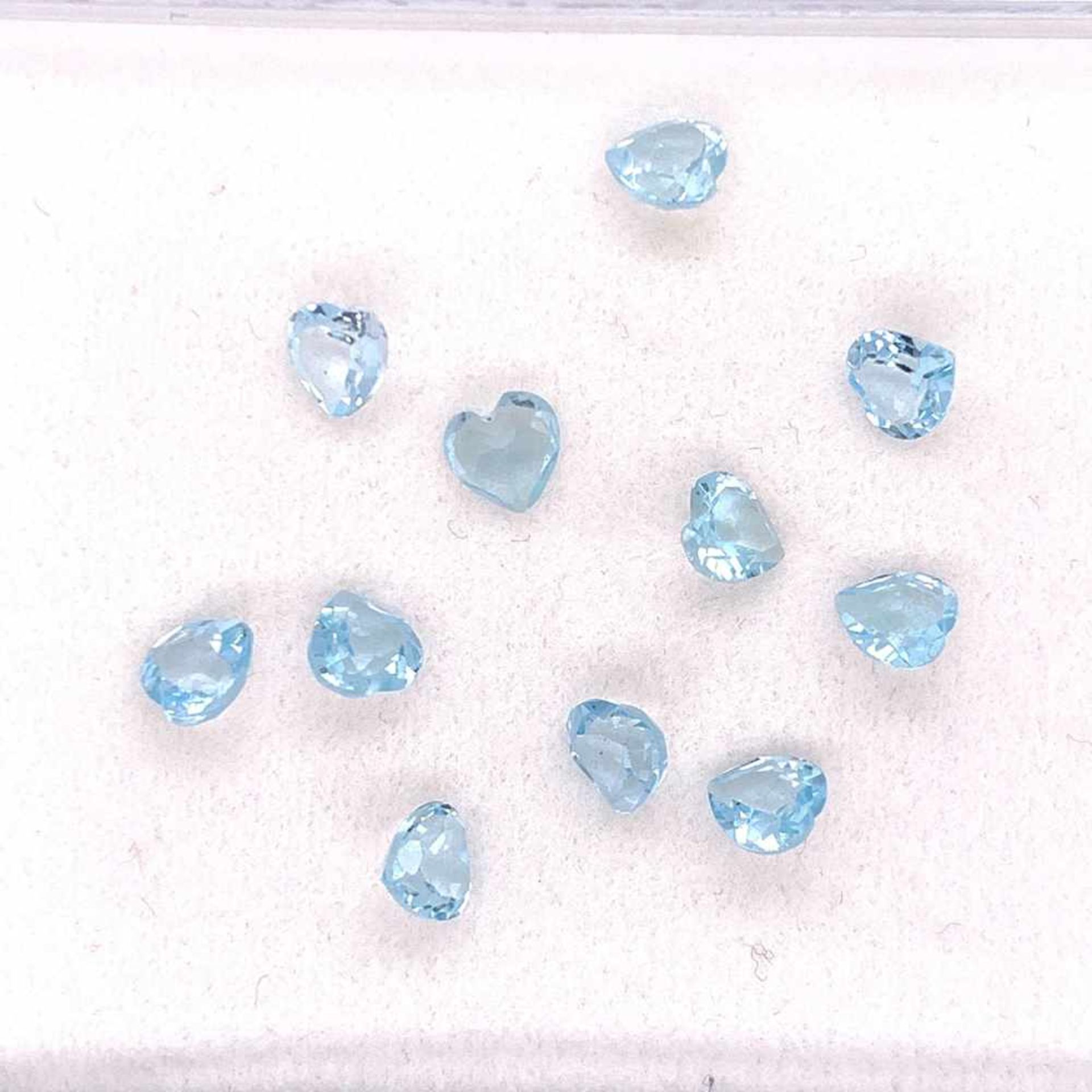 Blautopas Lot. Blautopas facettiert Herzform 10,20 ct 11 Stück