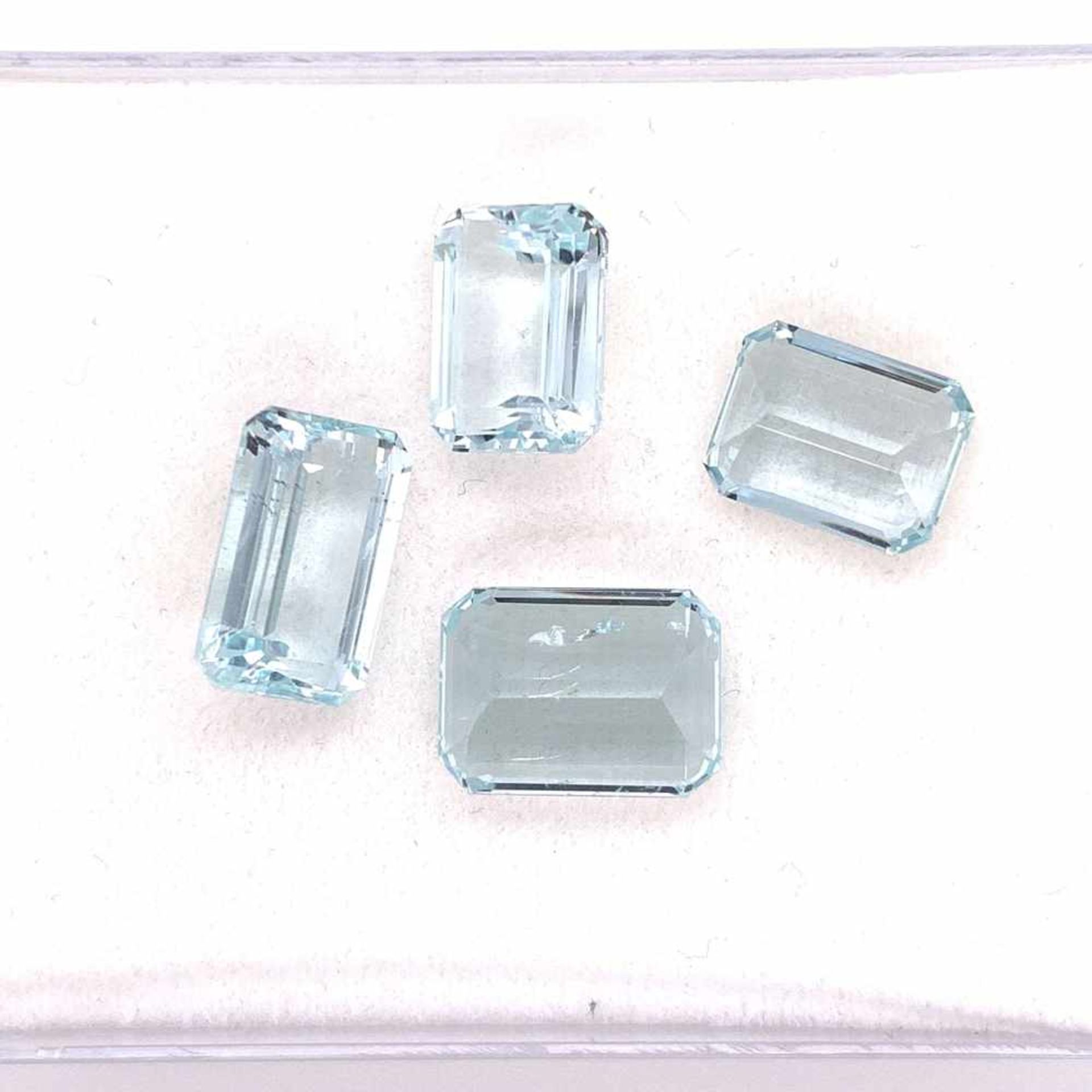 Aquamarin Lot. Aquamarin Emerald Schliff 38,79 ct 4 Stück