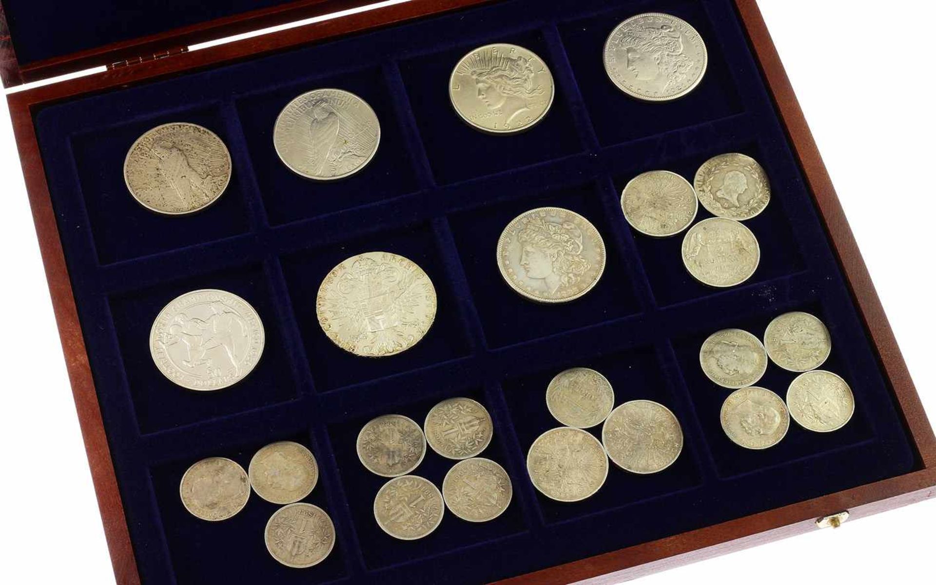 Konvolut Münzen24 div. Silbermünzen, 295,28g