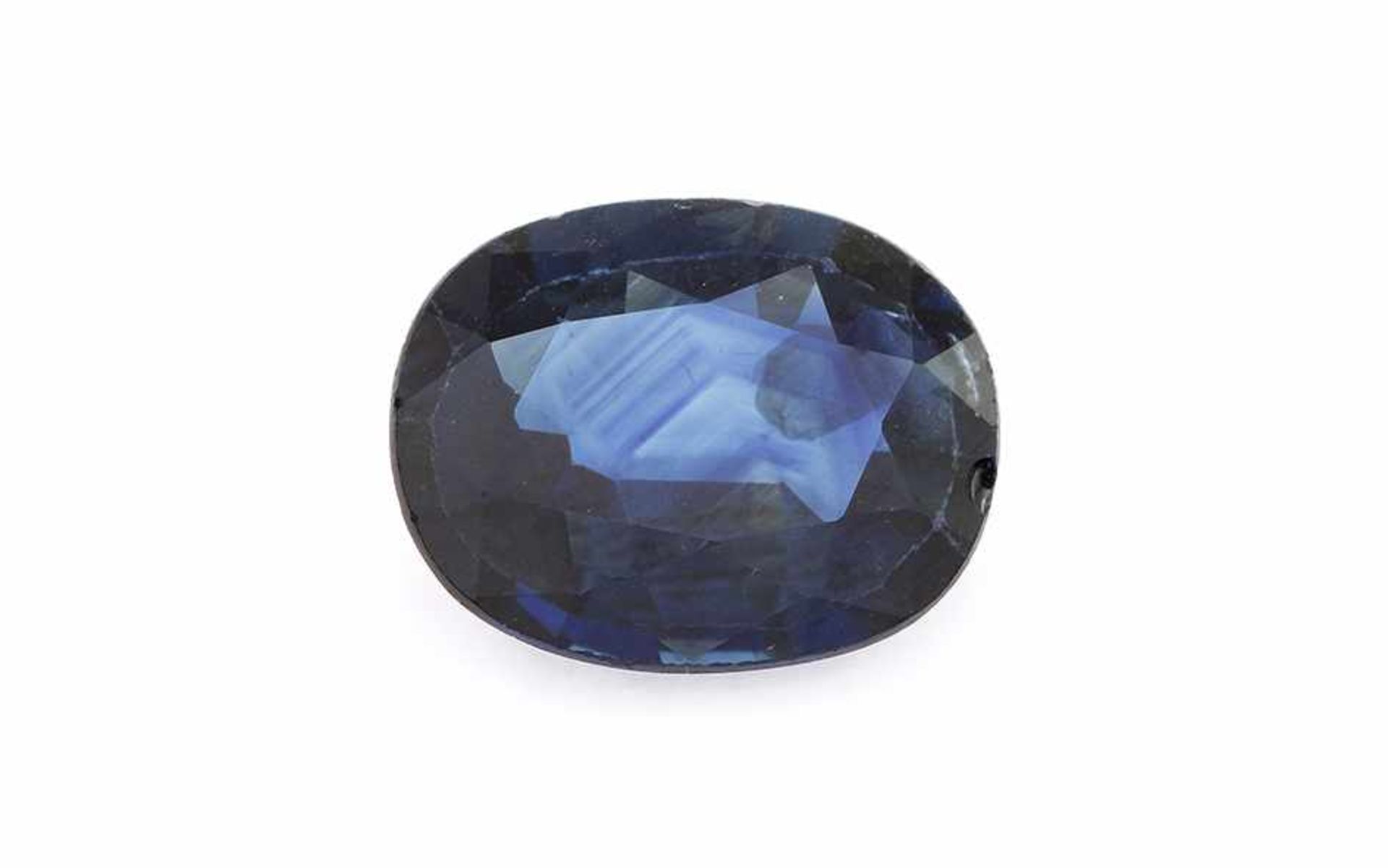 Saphir 1,66 ct. oval, facettiert, 8,56 x 6,71 h 3,19 mm Schätzwert 400 €