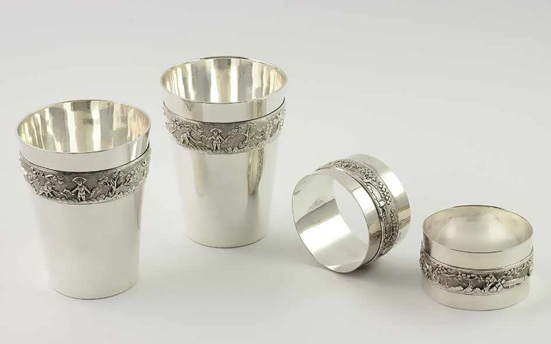 Silber Bechern und Serviettenringen900/- Silber mit 2 Stück Bechern und 2 Stück Serviettenringen,