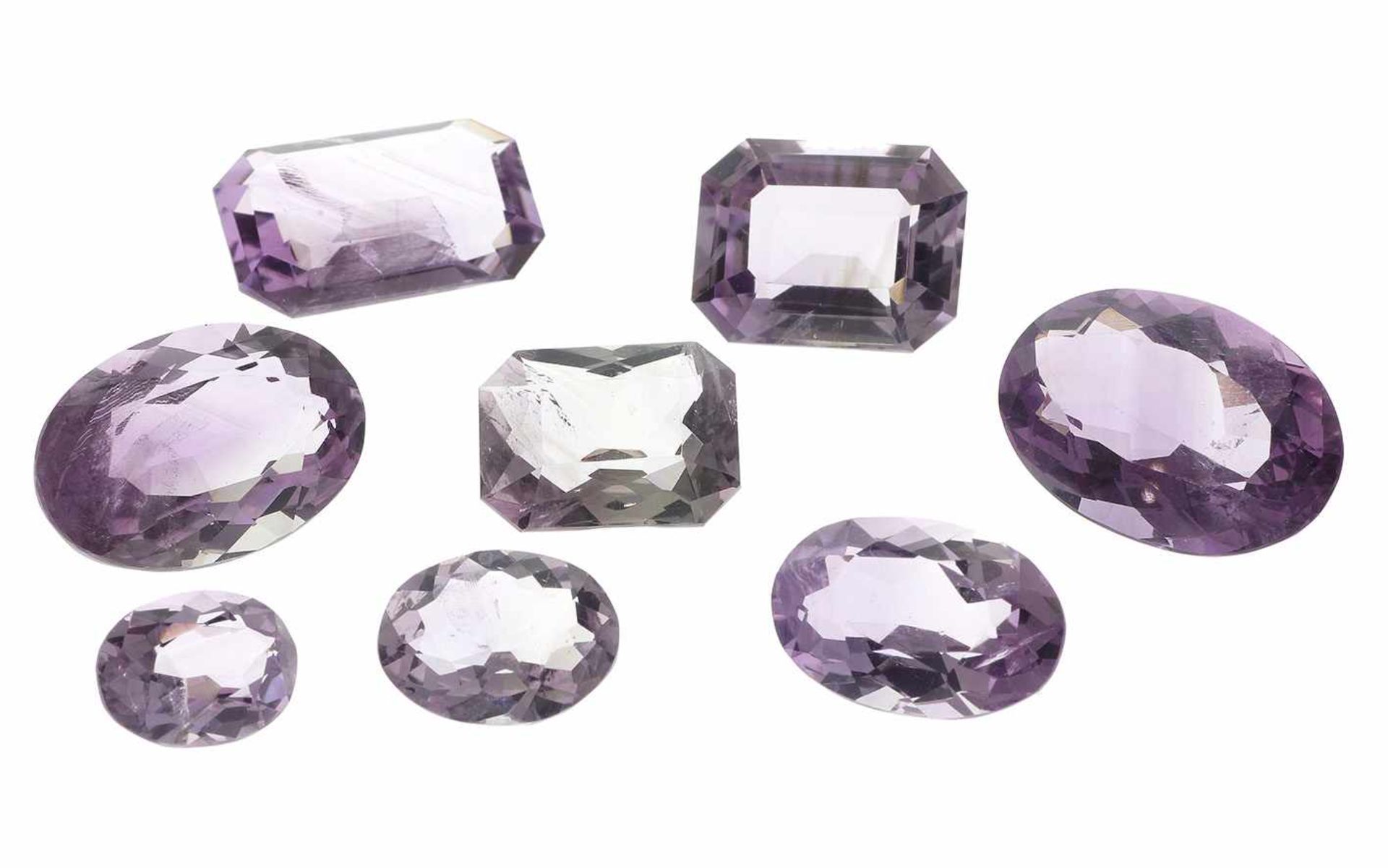 Lot. Amethyst81,74 ct. Länge 12-22,50 mm, Breite 8,90-14,90 mm, Höhe 6-8,90 mm - Bild 2 aus 2