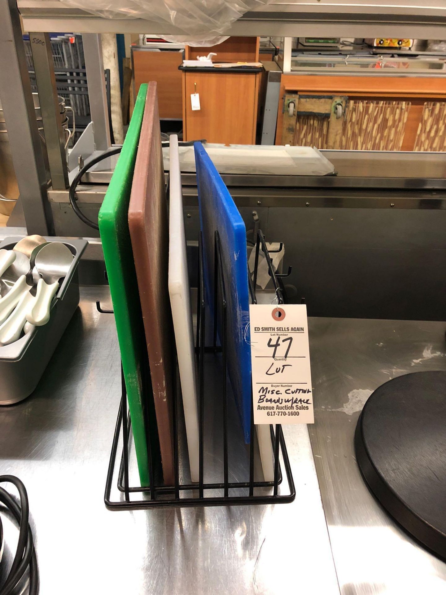 Lot miscellaneous cutting boards with rack