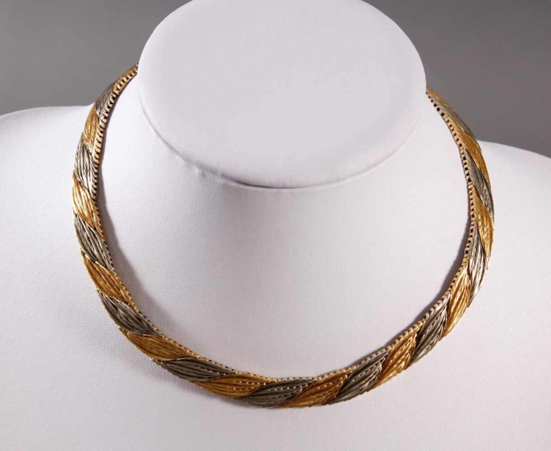 Collier aus 18 Karat Gelb- und Weißgold<