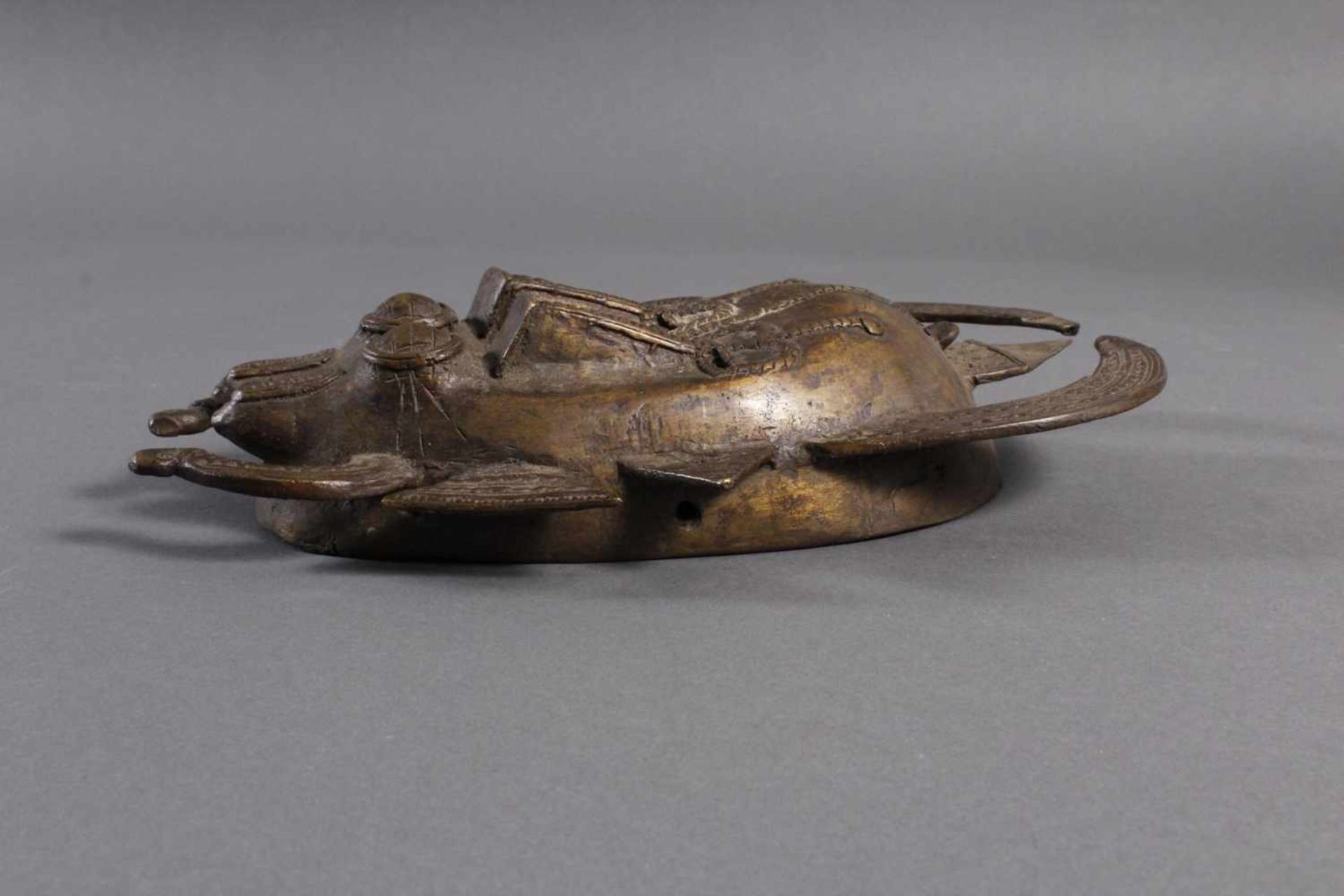 Bronzemaske Senufo / Elfenbeinküste< - Image 2 of 3