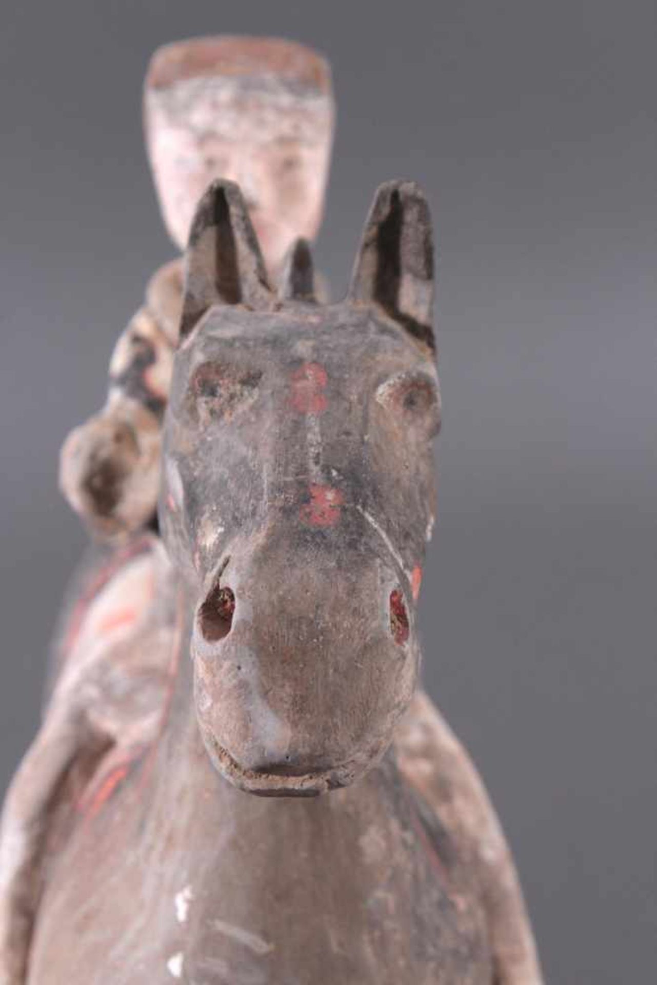 China Han-Dynastie, Pferd mit Reiter aus gebranntem Ton - Image 6 of 9