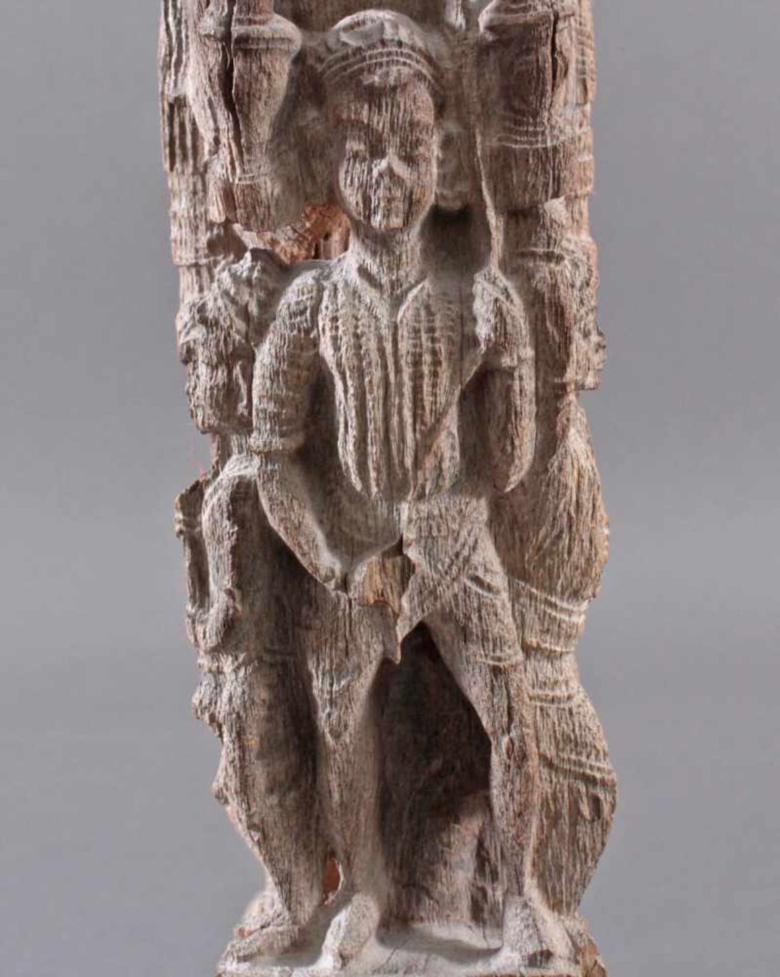 Holzplastik eines Reiters auf einem Pferd, Indien wohl Orissa 15./16. Jh. - Image 8 of 13