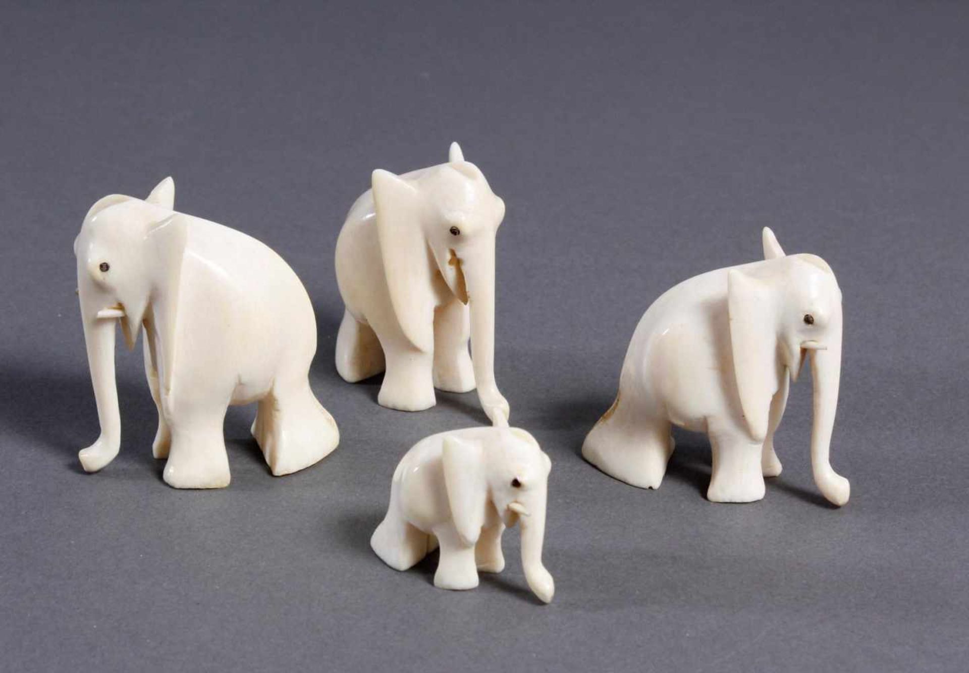 Vier Elfenbein-Elefanten, wohl Afrika um 1930 - Image 2 of 2