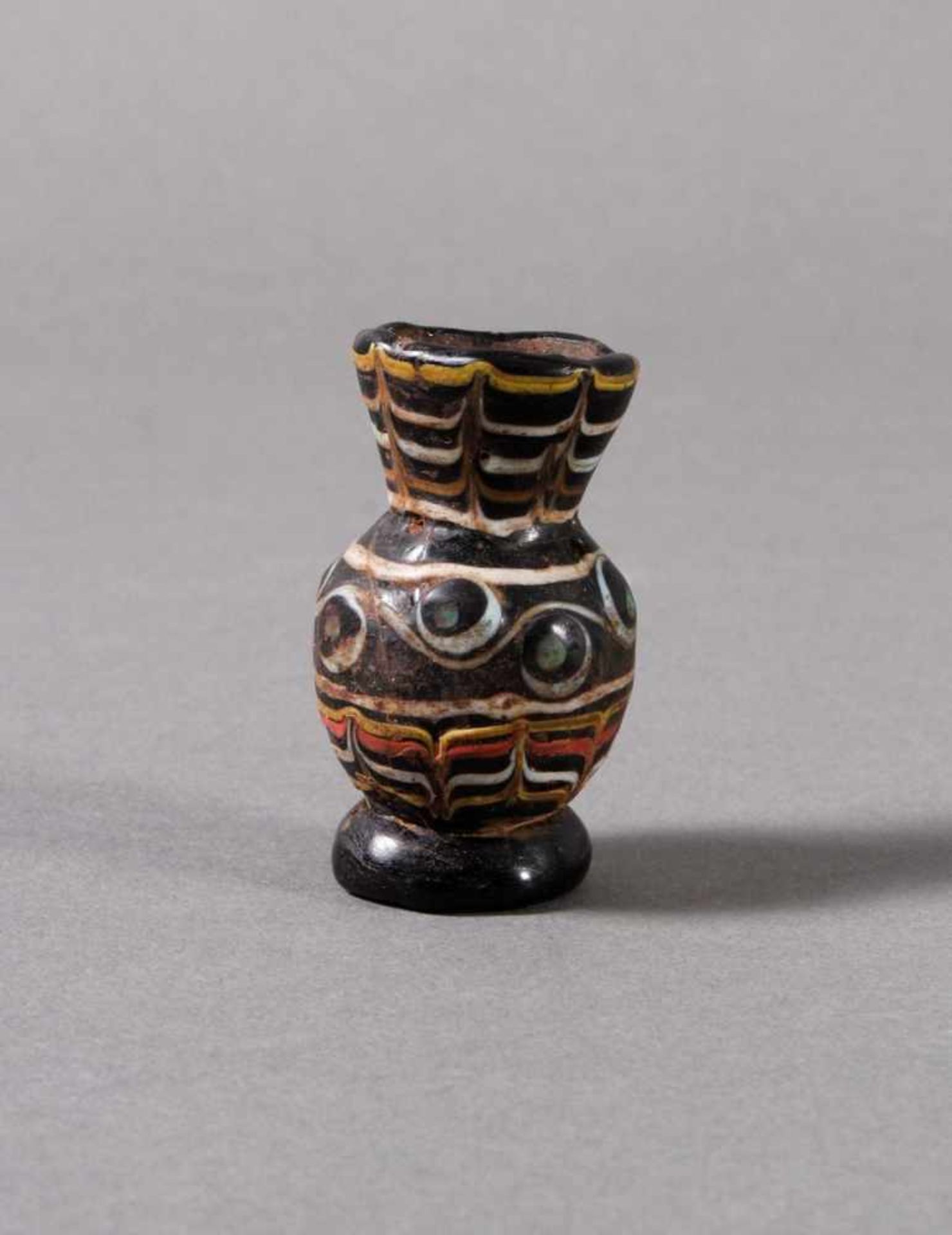 Miniatur Glasziervase, wohl Persien