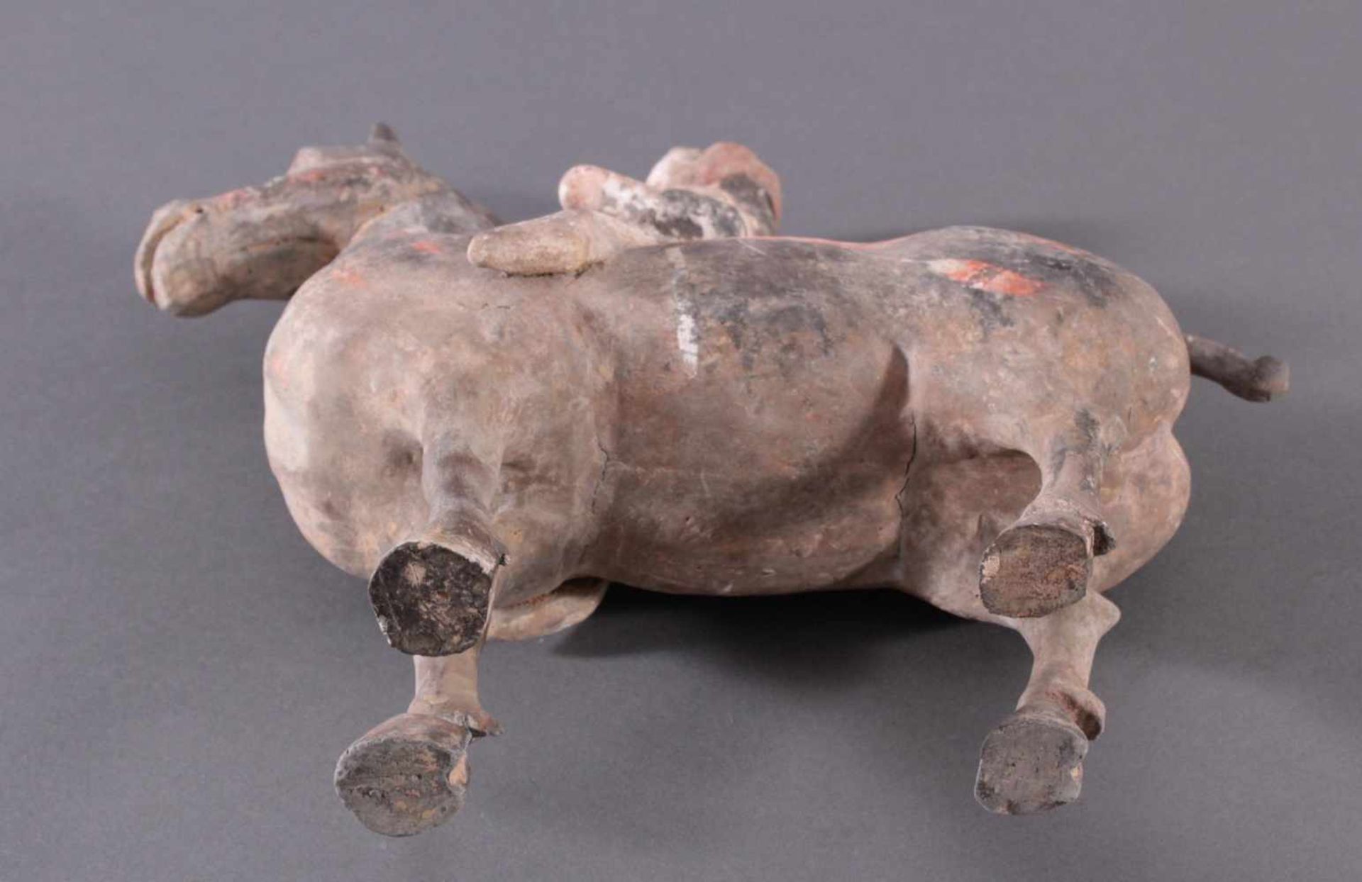 China Han-Dynastie, Pferd mit Reiter aus gebranntem Ton - Image 8 of 9