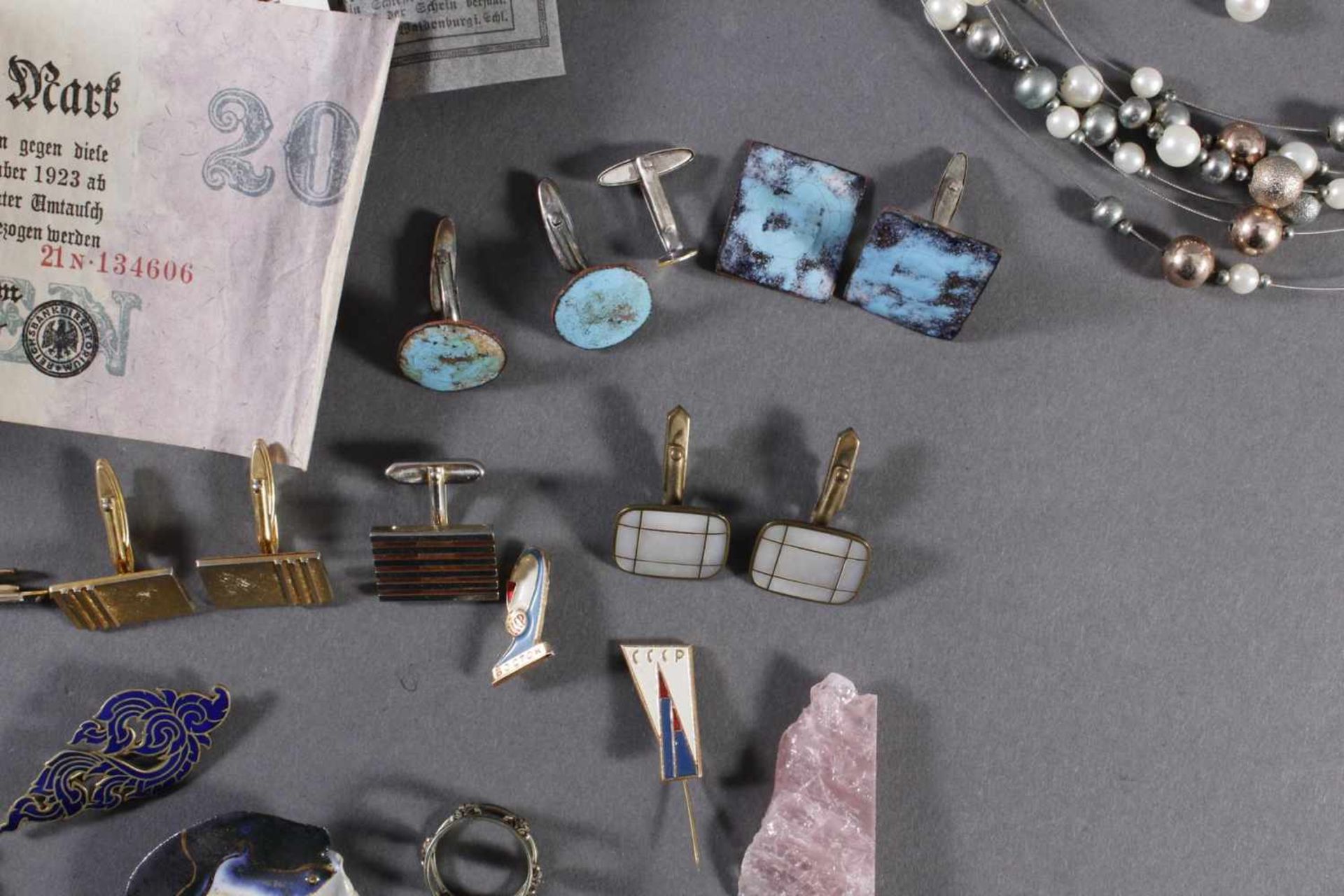 Schmuckschatulle mit Reichsbanknoten, Perlenkette, silberne Serviettenringe und Modeschmuck - Bild 4 aus 5