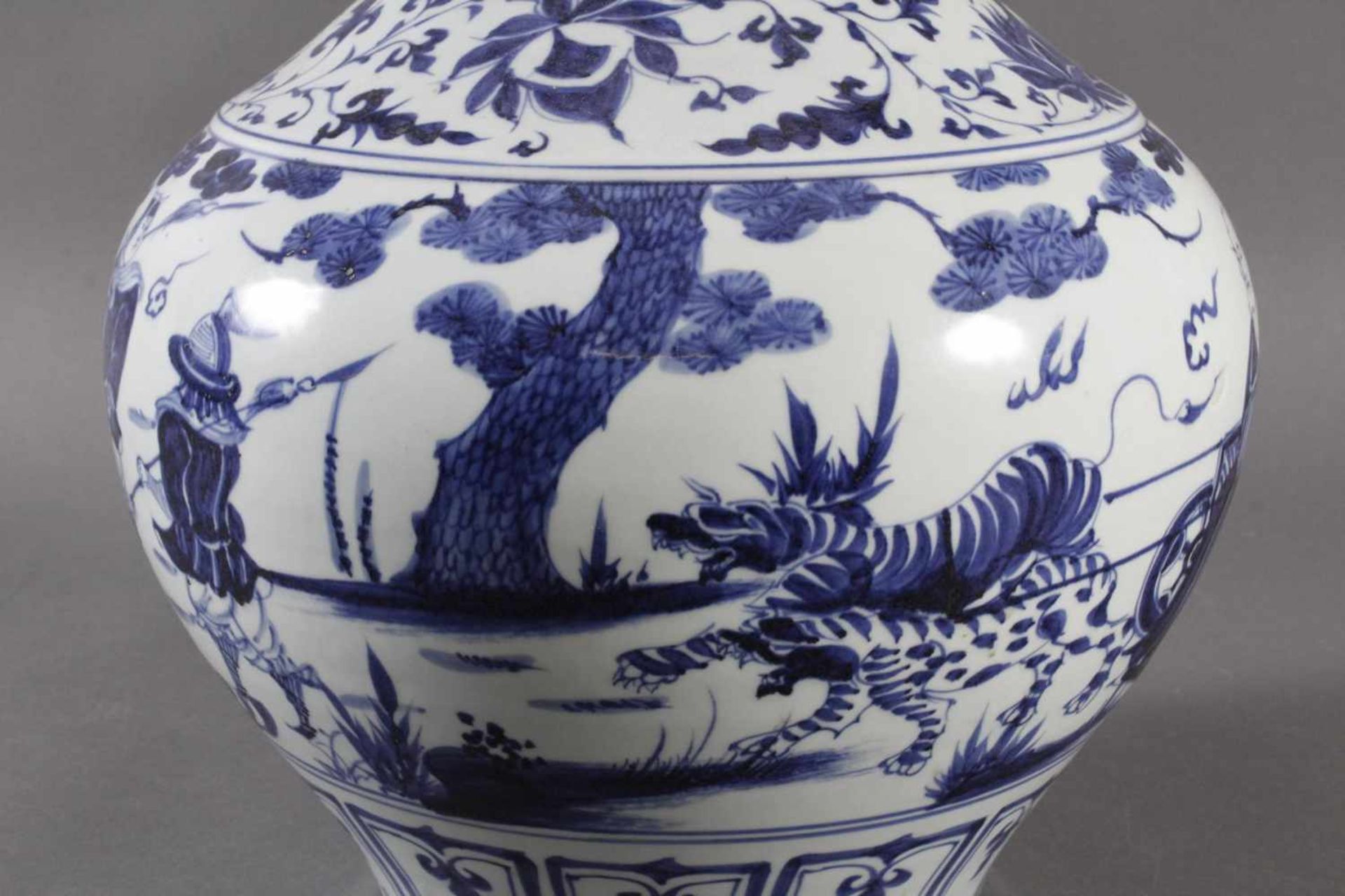 Große Porzellanvase China, wohl 19. Jahrhundert< - Image 5 of 6