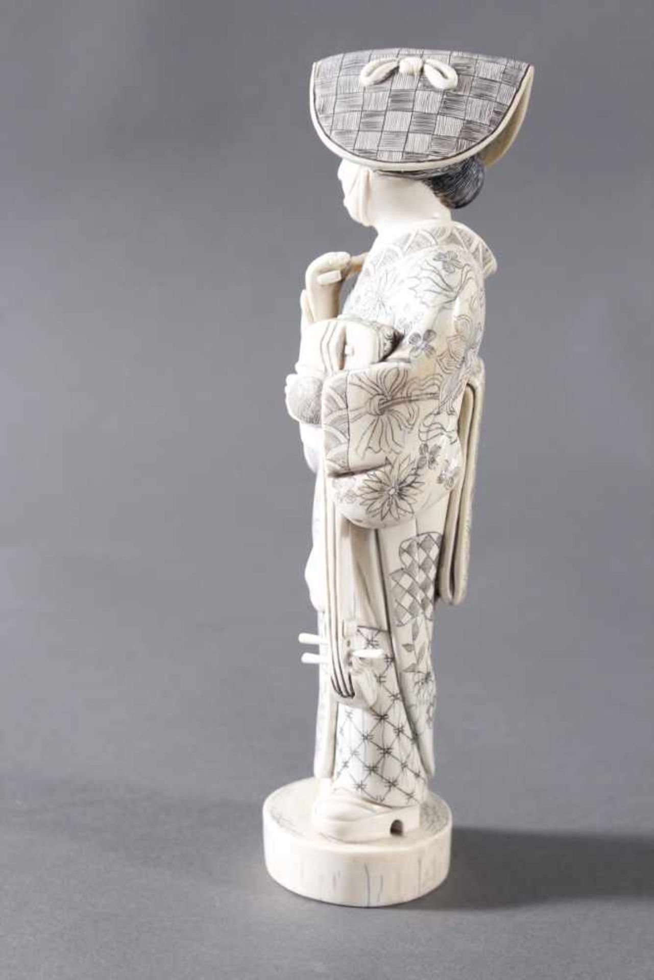 Elfenbeinfigur, Japan um 1900 - Bild 4 aus 9