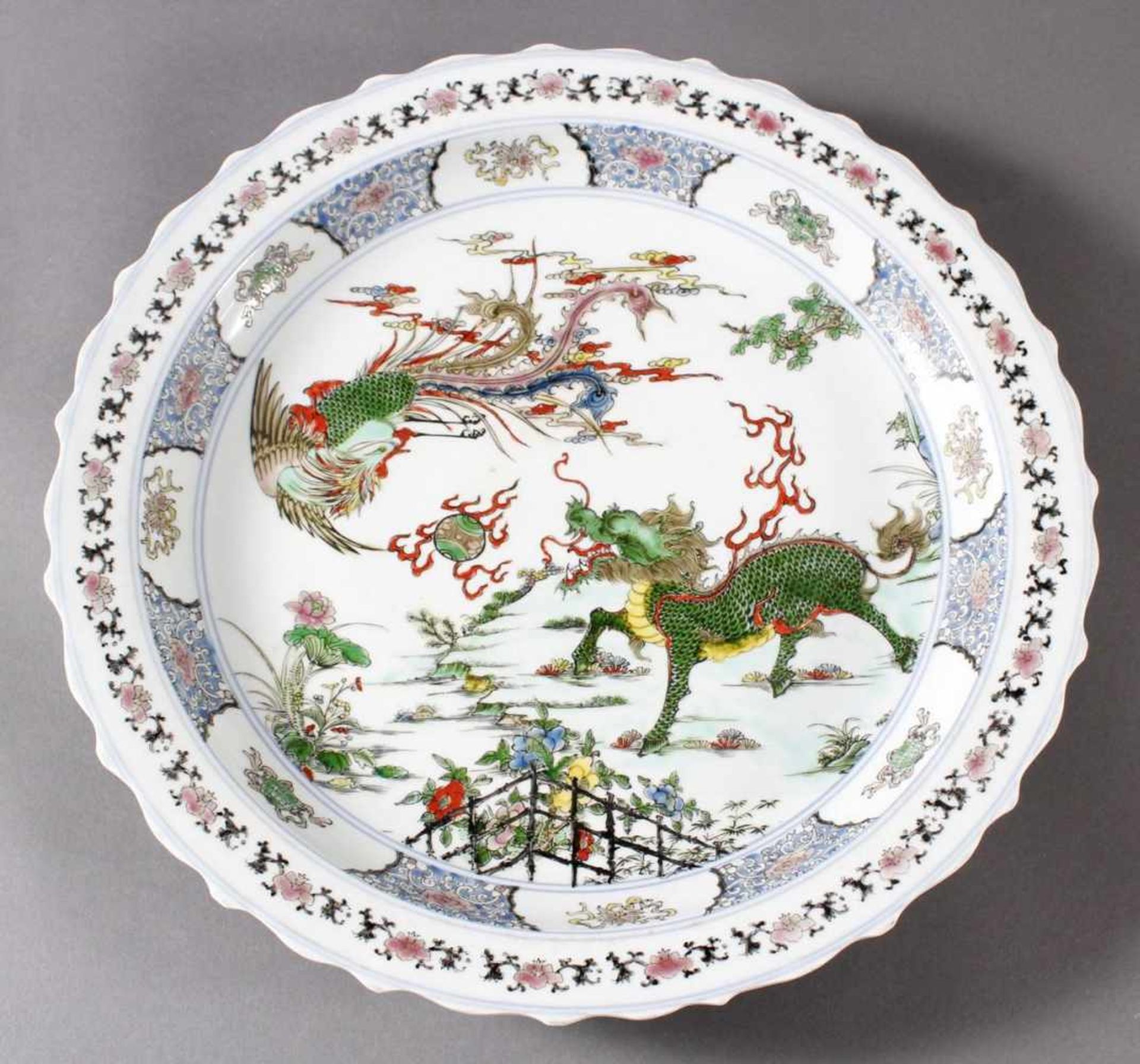 Porzellan Rundplatte, China 20. Jahrhundert