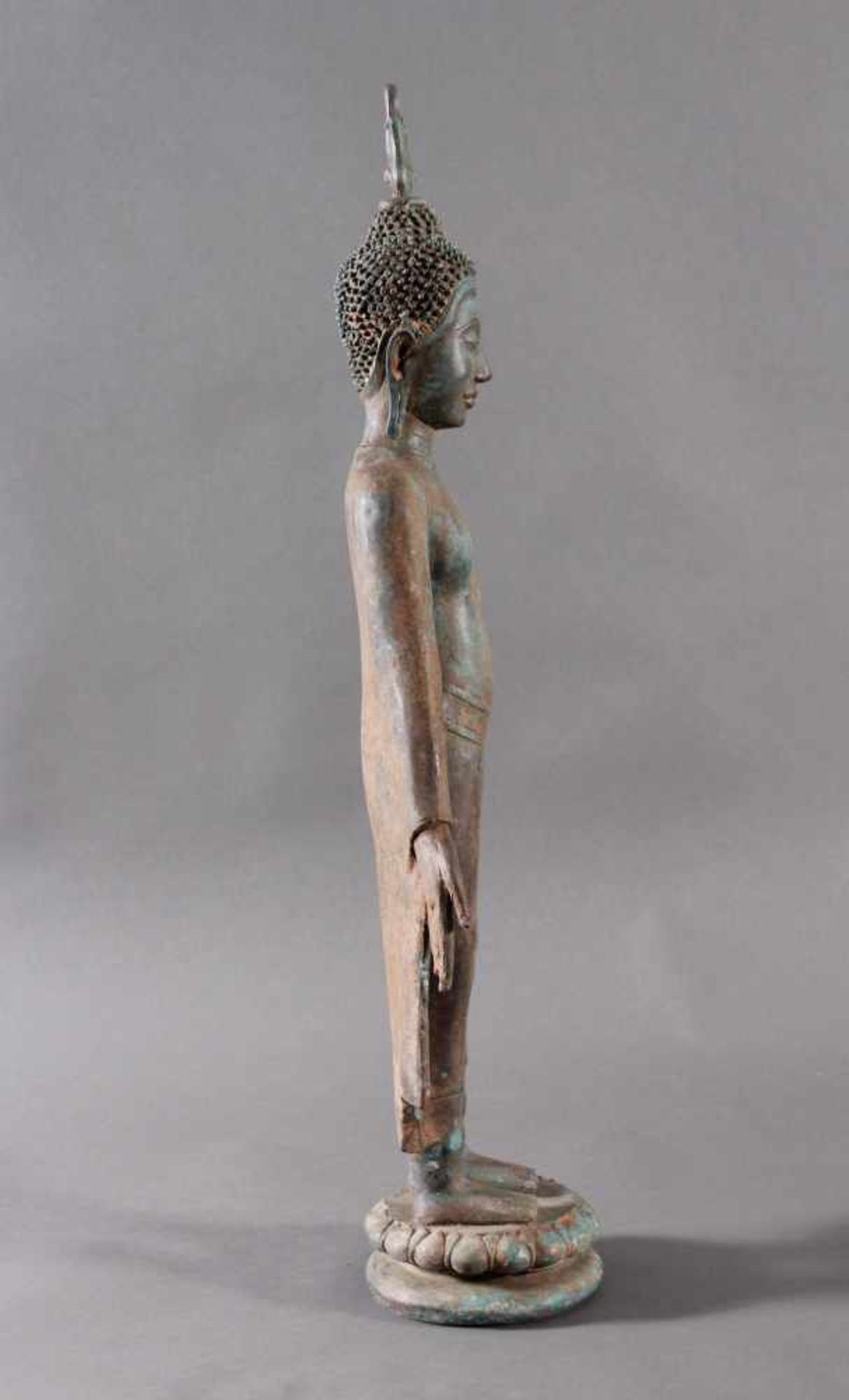 Stehender Bronze Buddha, Thailand, Angkor-Stil wohl 20. Jahrhundert - Image 2 of 7