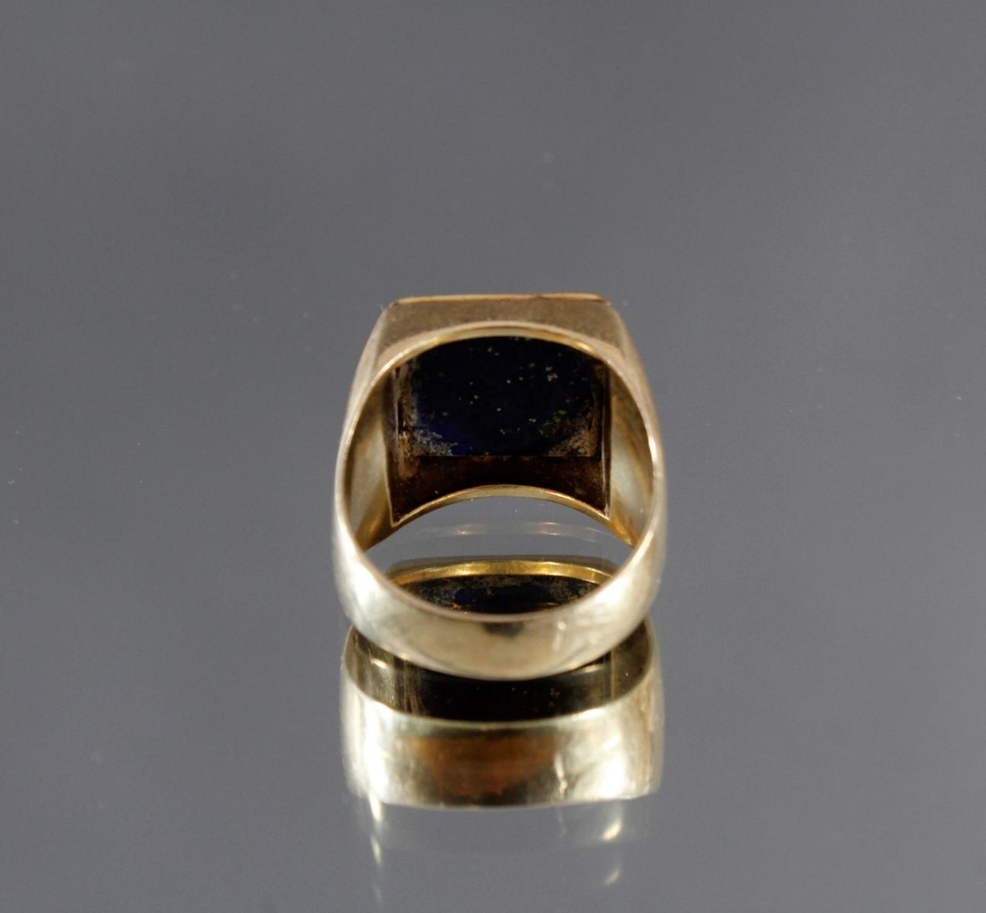 Herrenring mit Lapislazuli aus 14 kt Gelbgold - Bild 3 aus 3