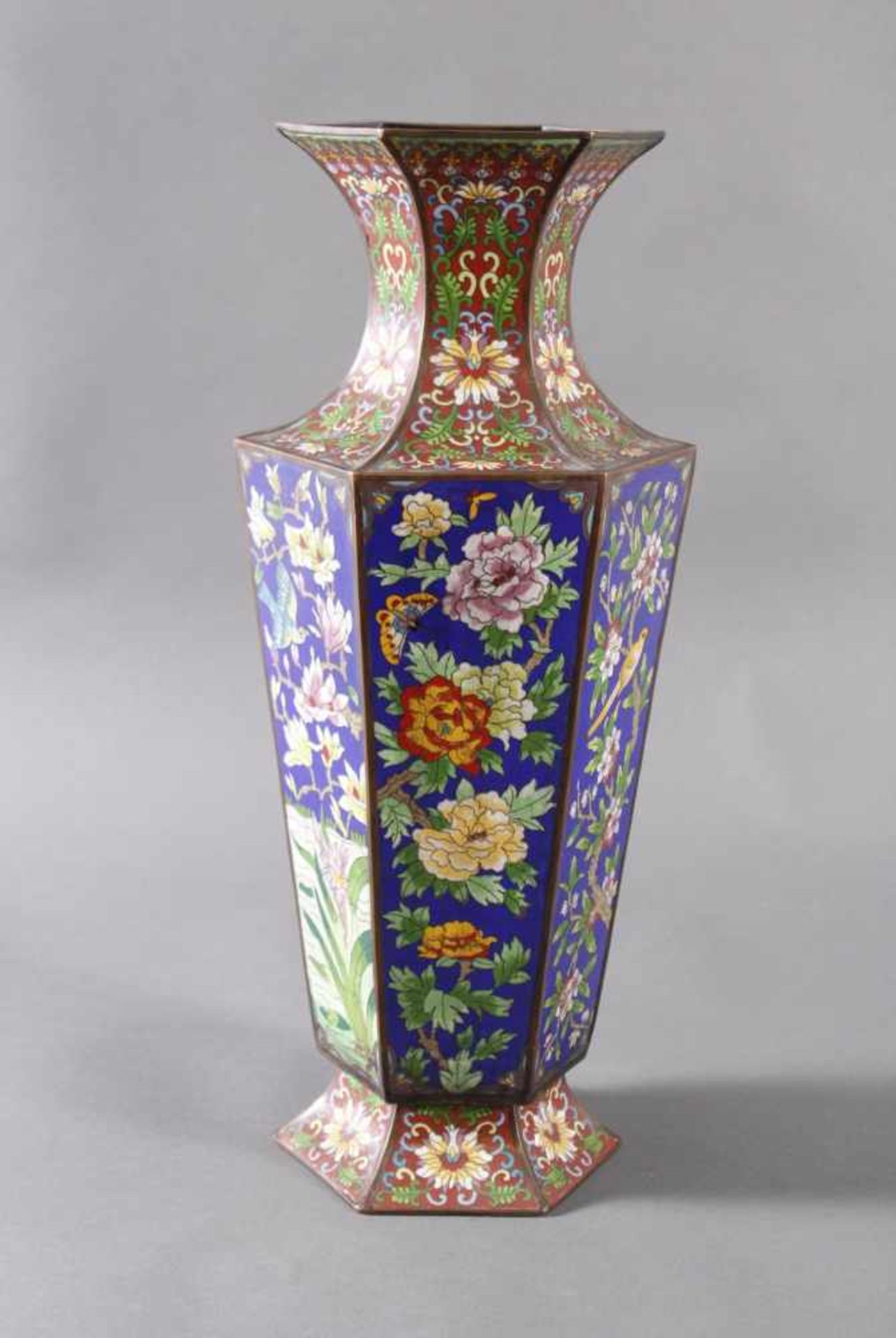 Cloisonné Vase, China um 1880 - Bild 2 aus 4