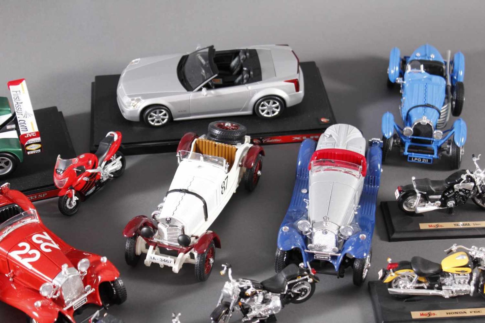 Sammlung Modell-Fahrzeuge, Autos und Motorräder - Image 2 of 3
