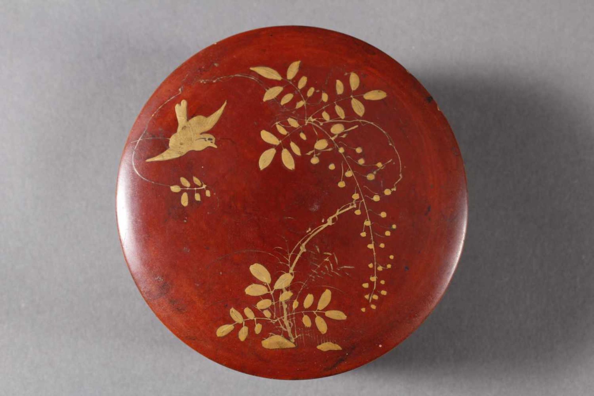 Lack Deckeldose mit 10 Tellereinsätzen, Japan, späte Meiji Periode - Image 2 of 7