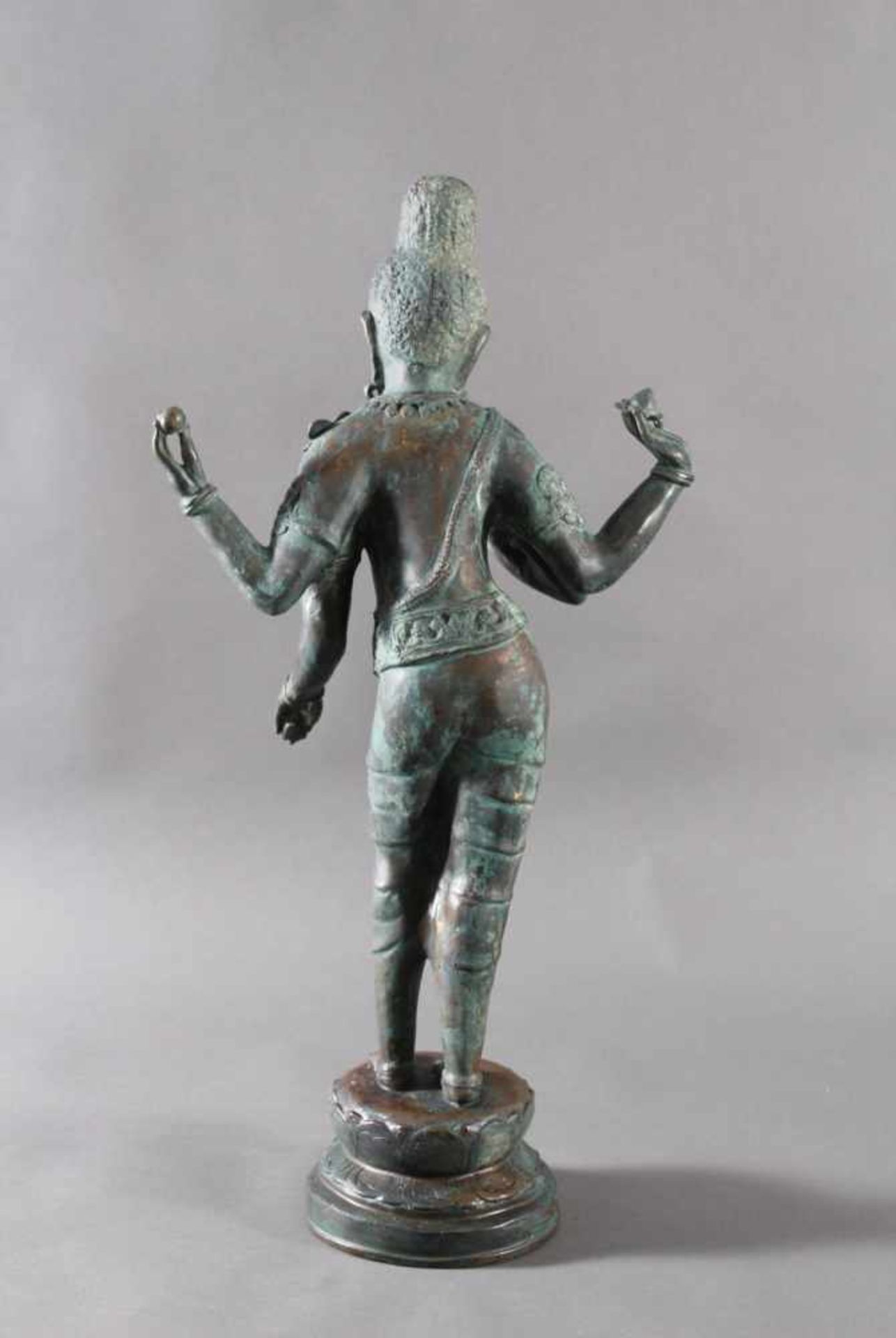 Vierarmiger Avaloketishvara, Ostindien 20. Jahrhundert - Image 3 of 11