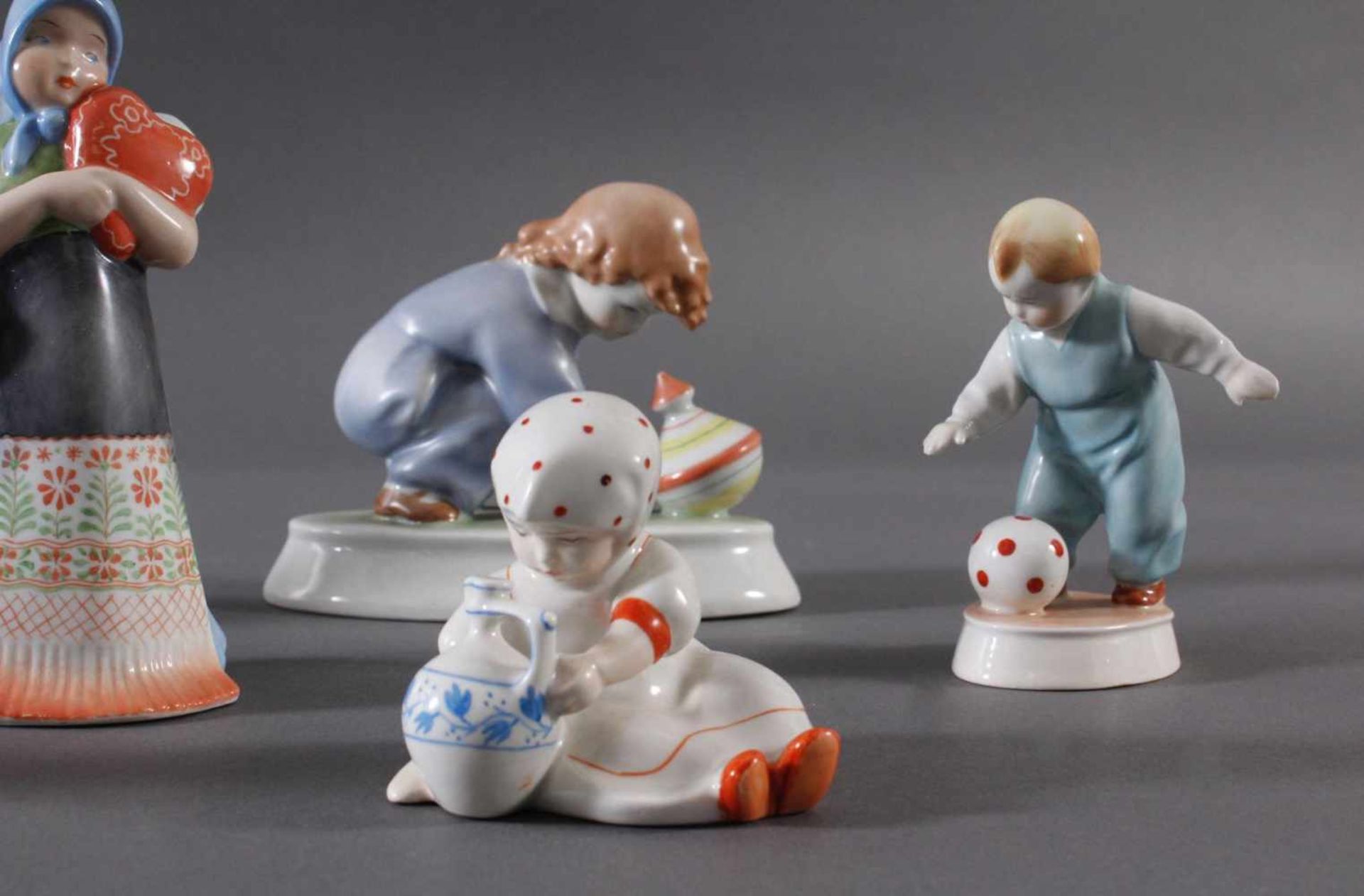 Sechs Porzellan Kinderfiguren, Ungarn - Bild 3 aus 5