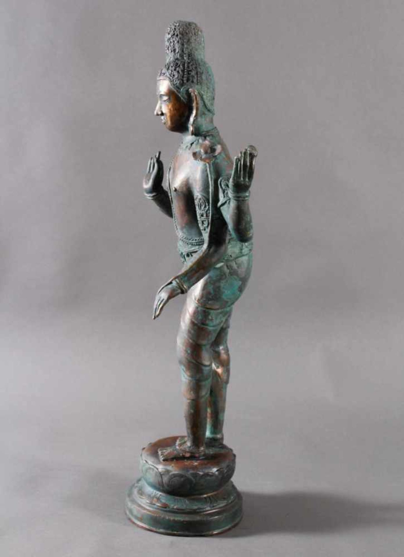Vierarmiger Avaloketishvara, Ostindien 20. Jahrhundert - Image 4 of 11