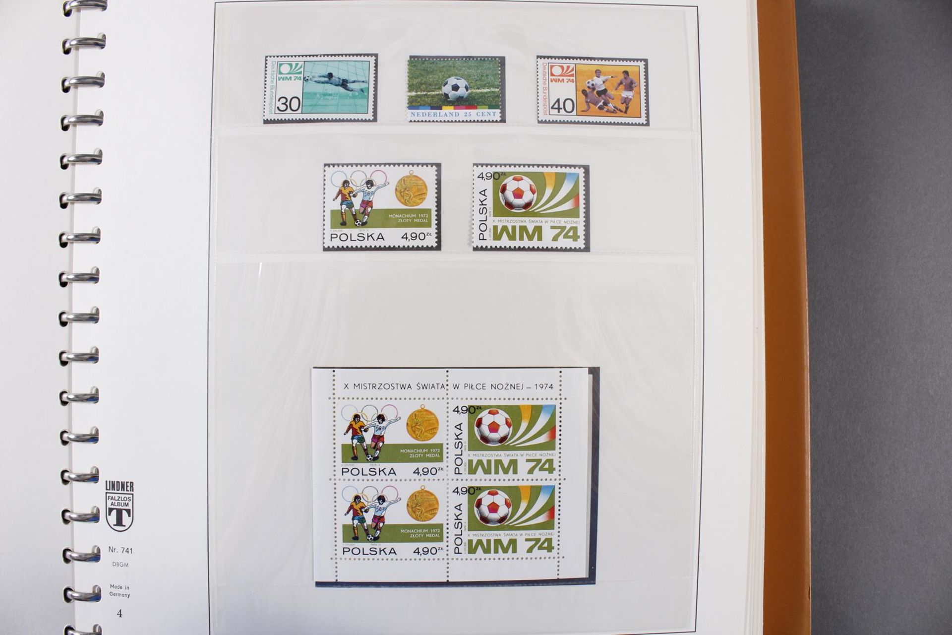 Briefmarken Sammlung, Thema Fußball WM 1974 und 1994 - Bild 4 aus 5