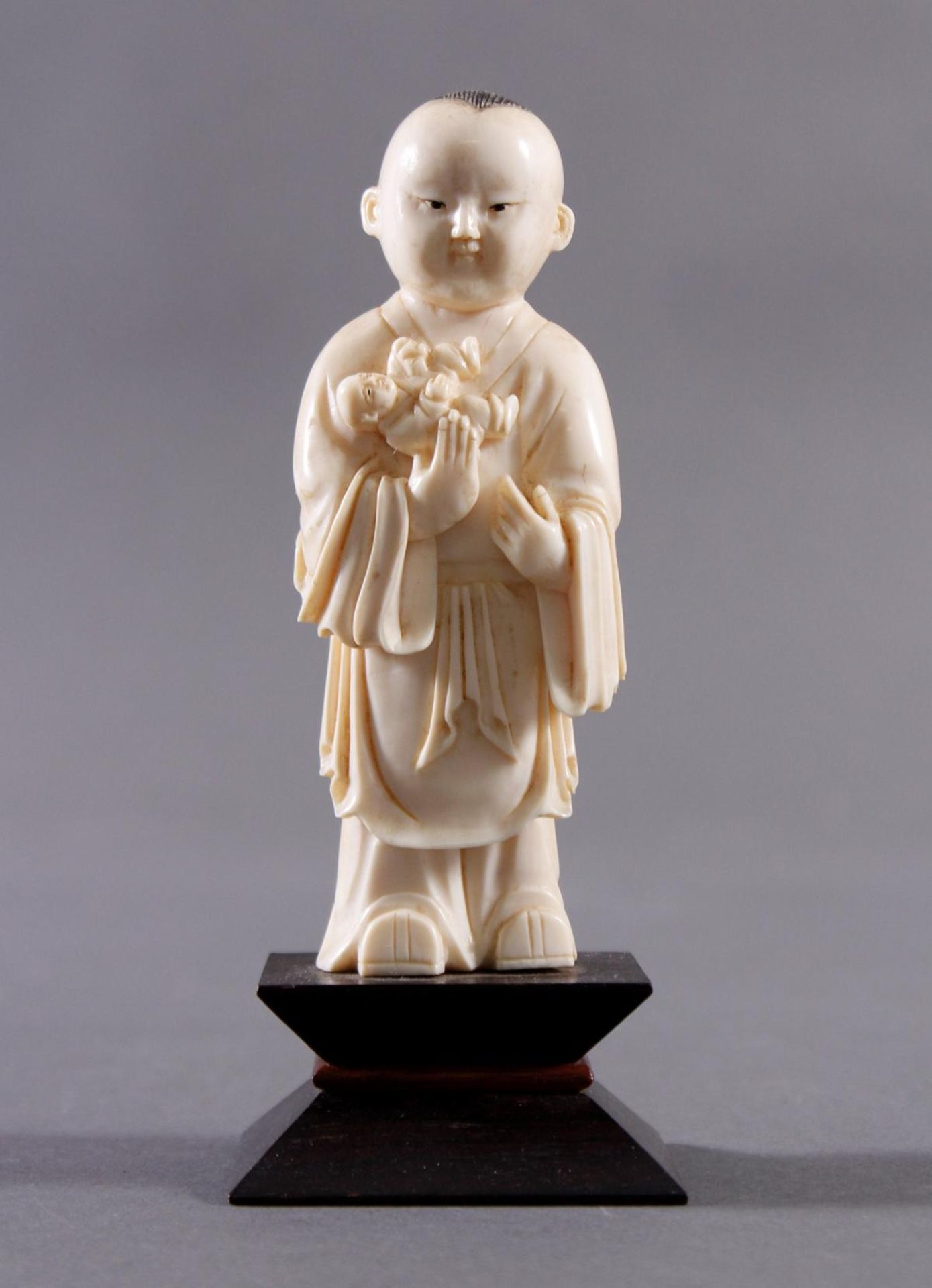 Elfenbein-Figur, Buddha als Kind, China, Anfang 20. Jahhundert