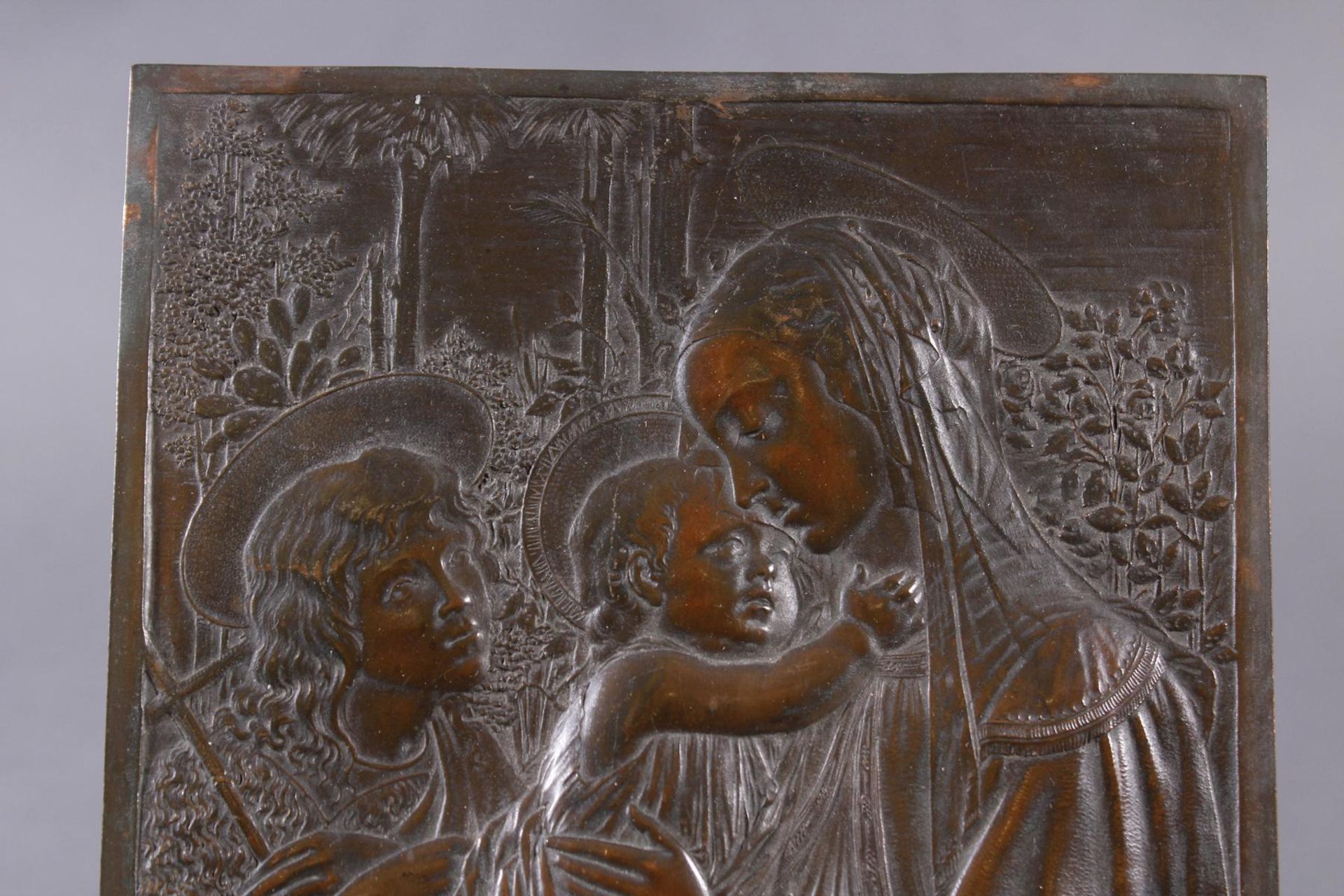 Feine Kupfer-Reliefplatte, Frankreich, Charles BERTAULT um 1900 - Bild 2 aus 4