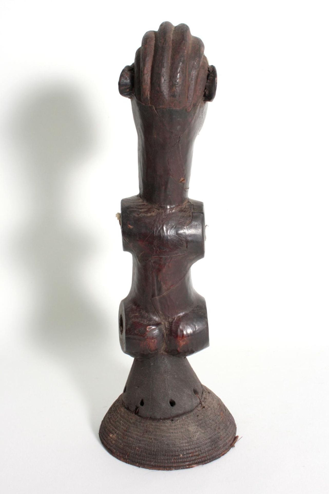 Anthropomorpher Tanzaufsatz, Nigeria. 1. Hälfte 20. Jh.Holz geschnitzt, mit Leder überzogen, - Bild 4 aus 6