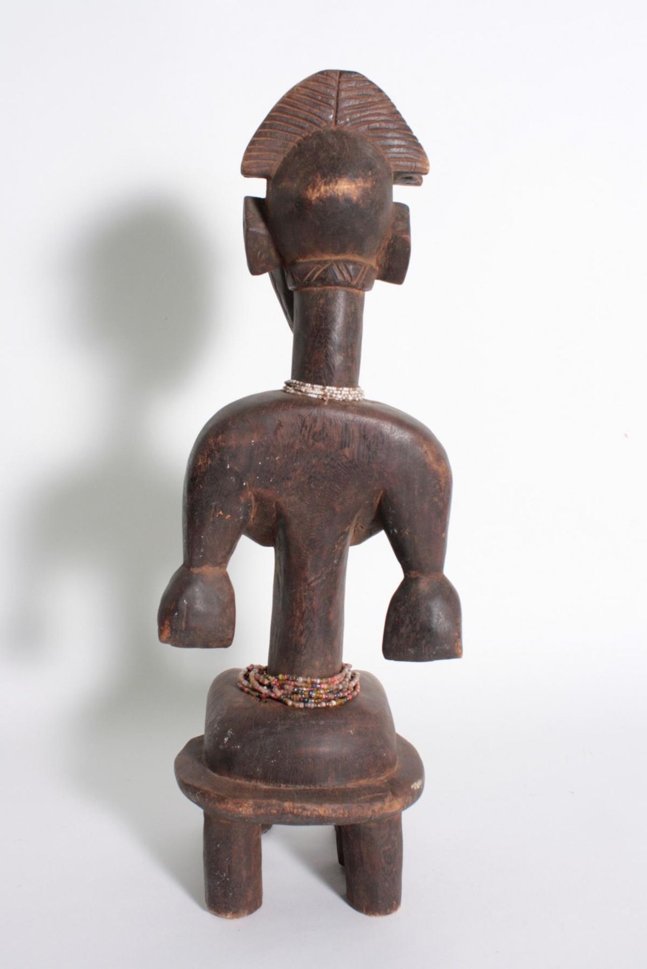 Bambara/Mali, sitzende weibliche Figur, 1. Hälfte 20. Jh.Holz, dunkelbraune Patina, sitzende Frau - Bild 4 aus 6