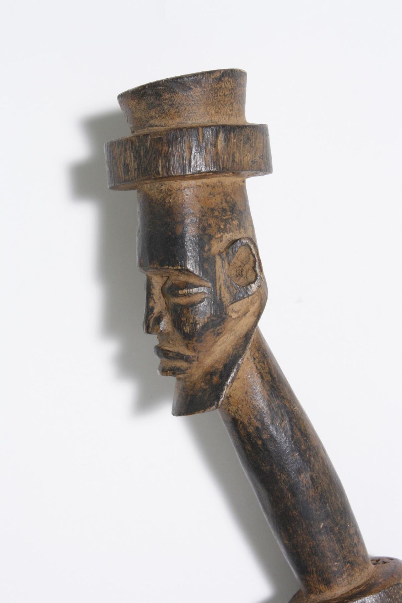 Bidjogo Figur, Guinea Bissau, 2. Hälfte 20. JhTropenholz mit dunkler Glanzpatina, Spuren alten - Bild 2 aus 5