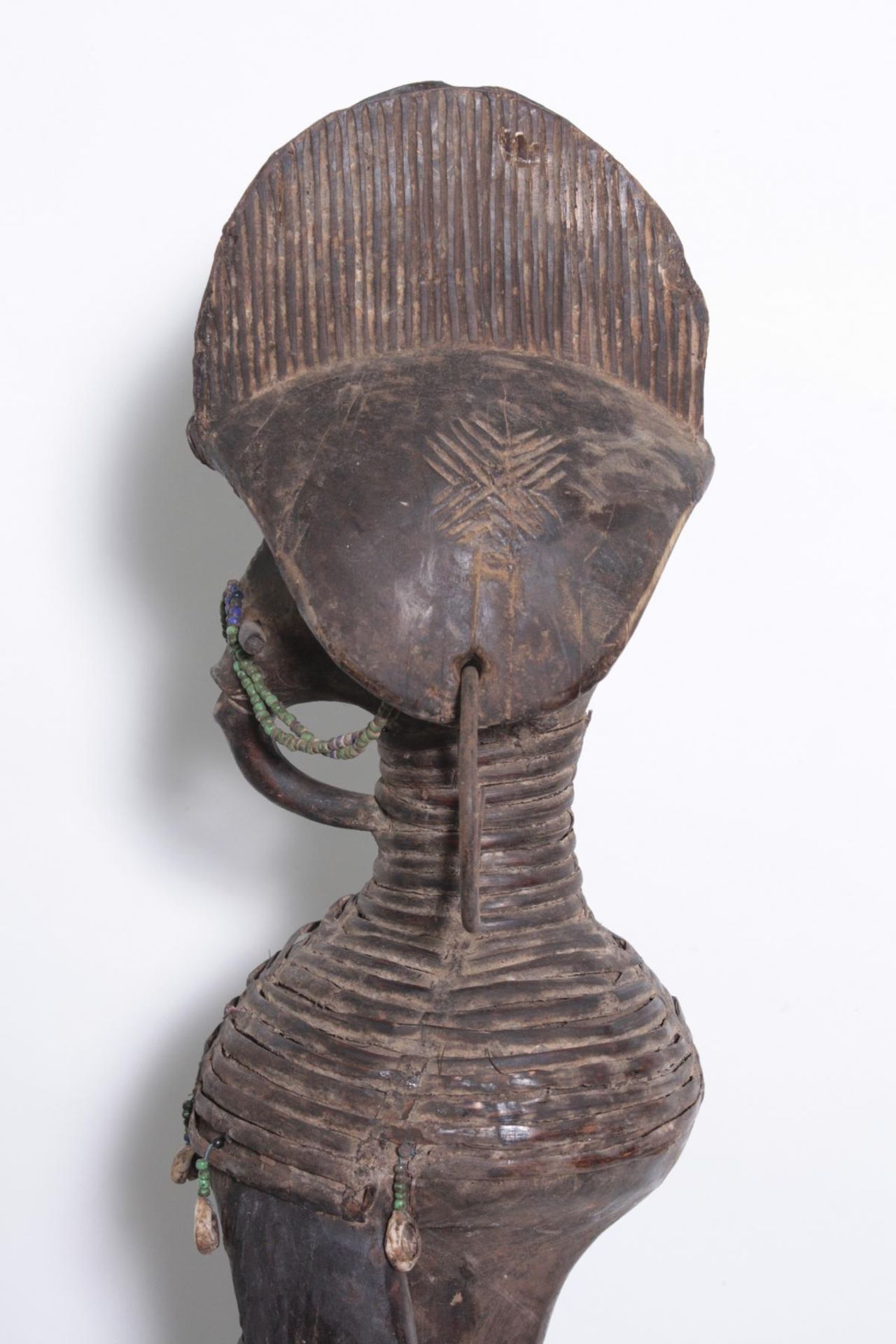 Ritualfigur der Mumuye, "Iagalagana", Nigeria. 1. Hälfte 20. Jh.Holz geschnitzt, dunkelbraune Patina - Bild 13 aus 15