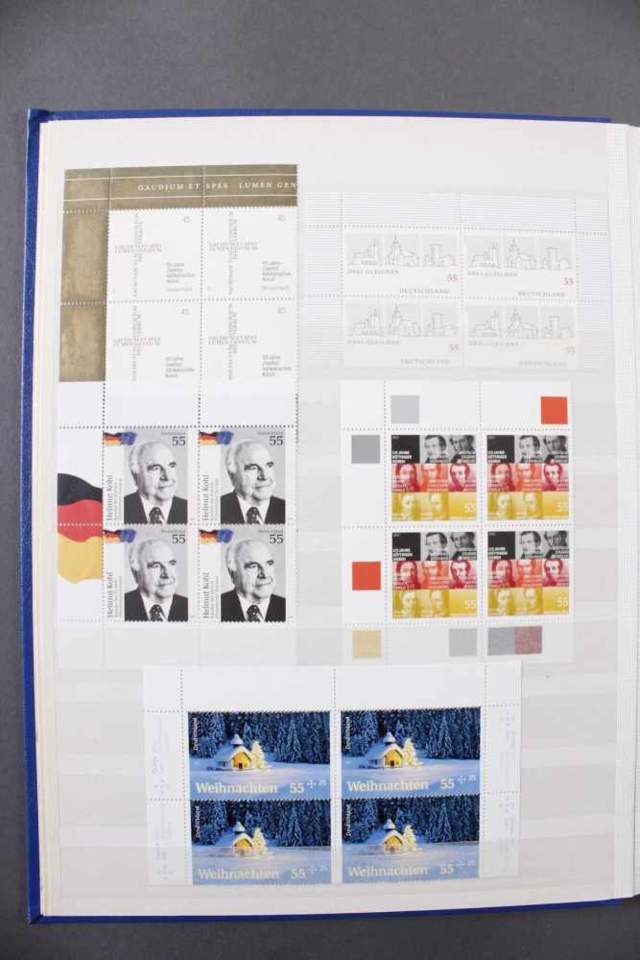 Bund postfrische Marken in 4er Blocks 2010-2012Zwei Steckalben mit über 350 Euro Nominale. 4er - Bild 3 aus 6