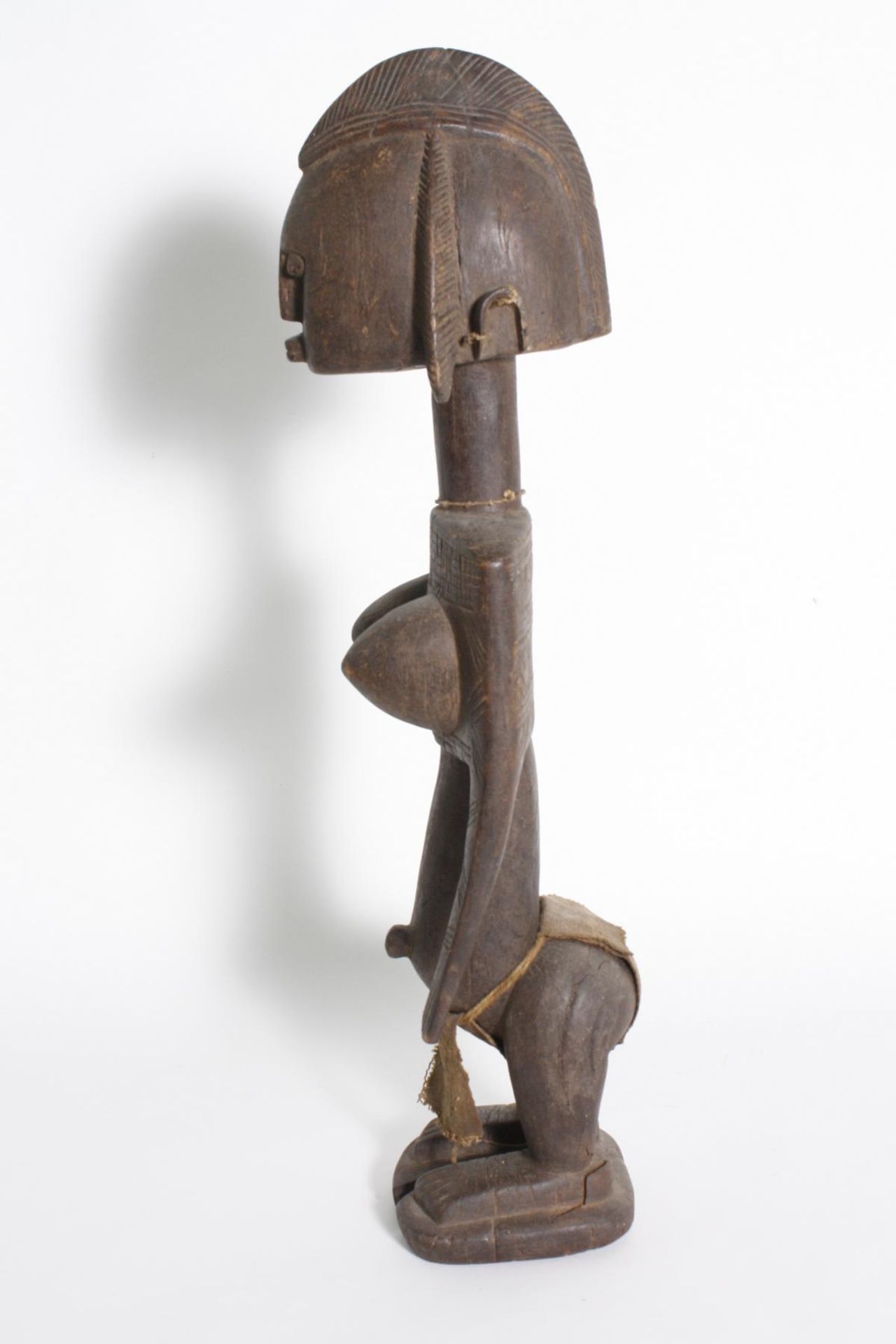 Stehende, weibliche Figur, ‘Nyeleni’, Bambara (oder Bamana), Mali, 1. Hälfte 20. Jh.Schweres Holz, - Bild 5 aus 8