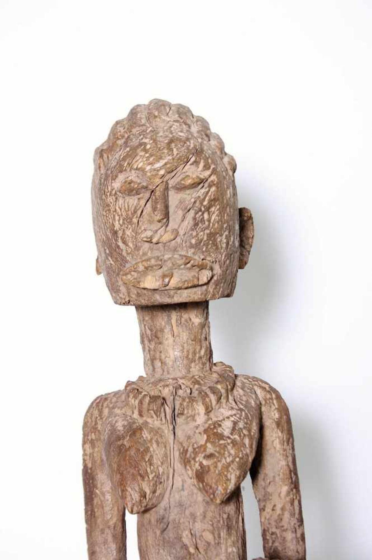 Mutter-Kind-Figur, Dogon, Mali, Burkina Faso, 1. Hälfte 20. Jh.Hartholz, braune Patina, stehende - Bild 6 aus 7