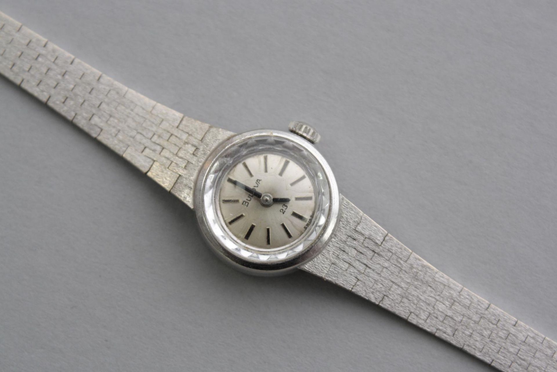 Bulova Damenarmbanduhr, 14 Karat WeißgoldUhrendeckel und Armband gestempelt 585, Nr. 14916, ohne - Bild 2 aus 4