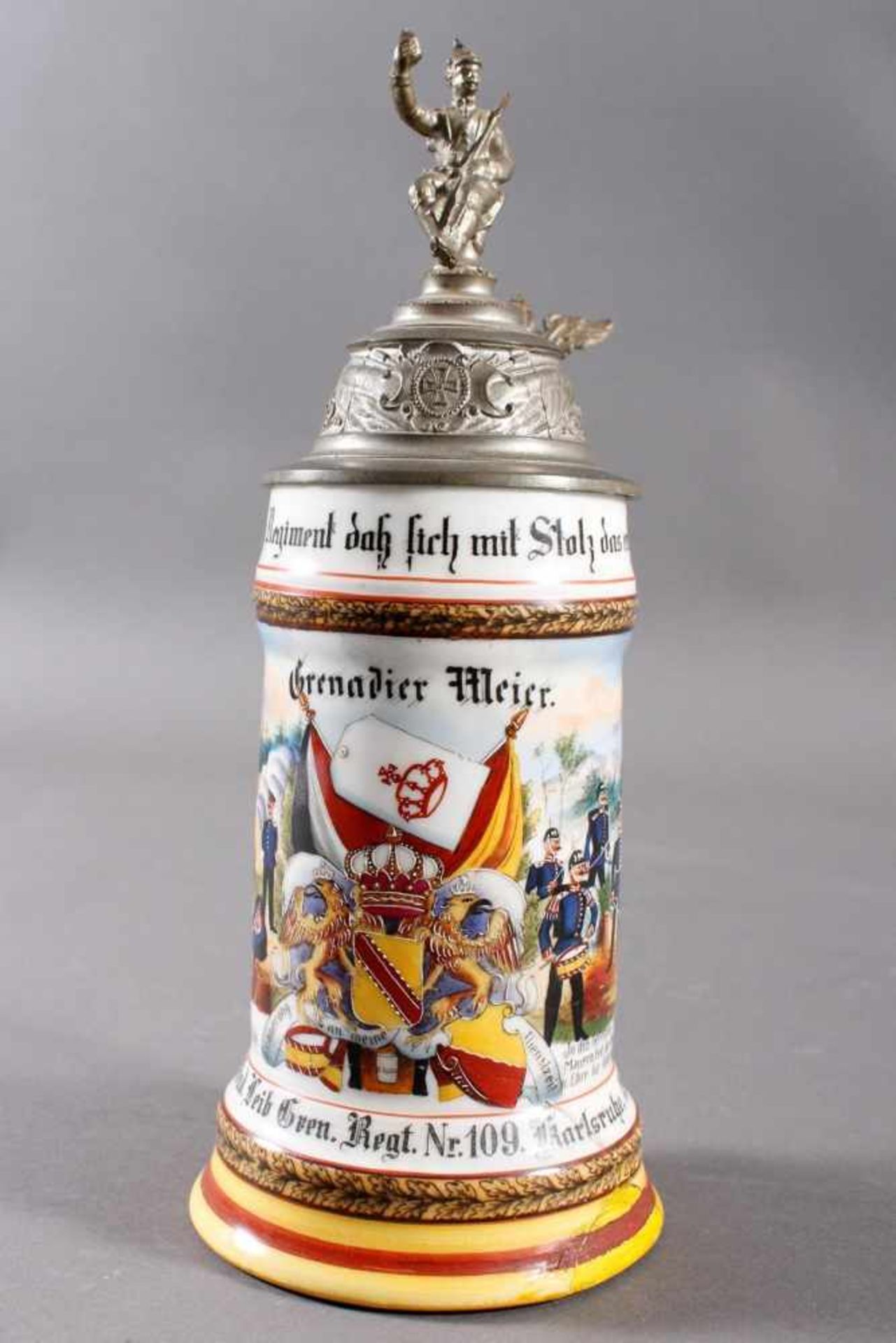 Reservistenpokal, 1. Badisches Leib Grenadier Regiment Nr. 109Bemalter Porzellankrug mit