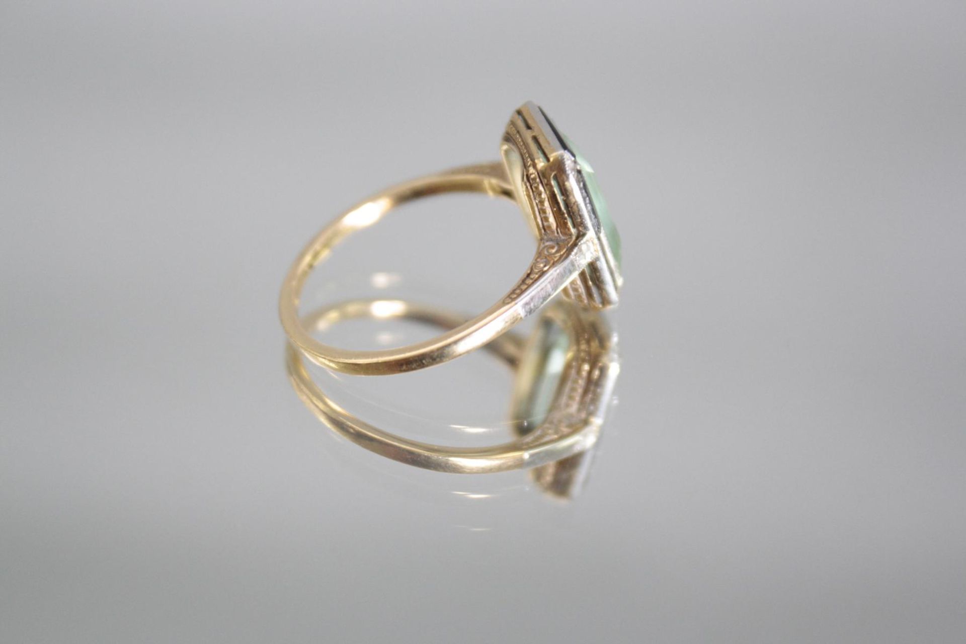 Antiker Damenring mit Onix, Diamanten und Aquamarin, 18 Karat GelbgoldGold geprüft, Ringgröße 54, - Bild 3 aus 4
